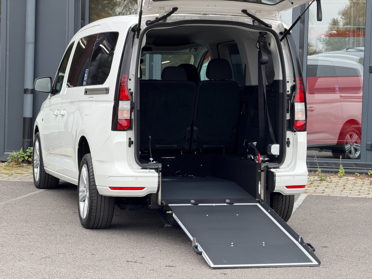 Volkswagen Caddy Maxi 2023, bild 3/10