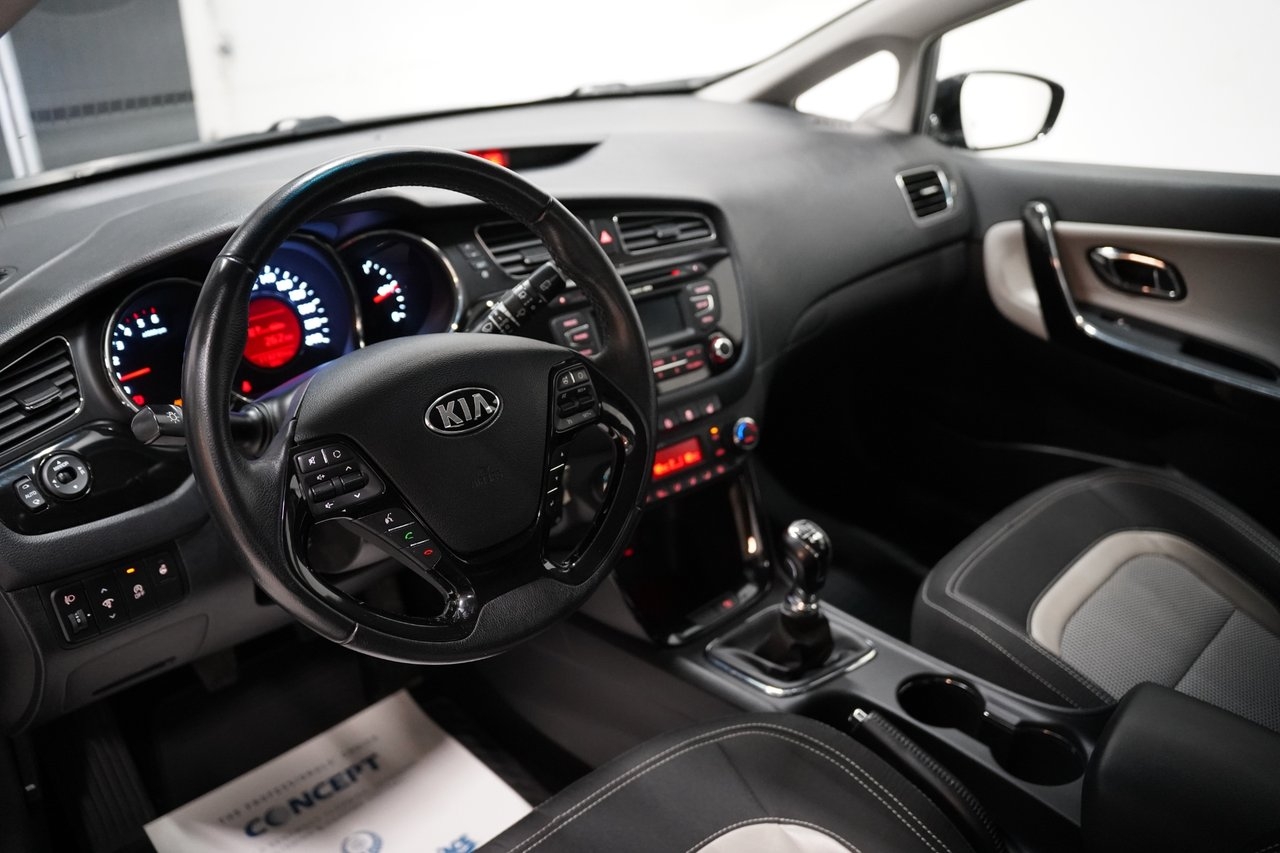 Kia Ceed 2015, photo 6/10
