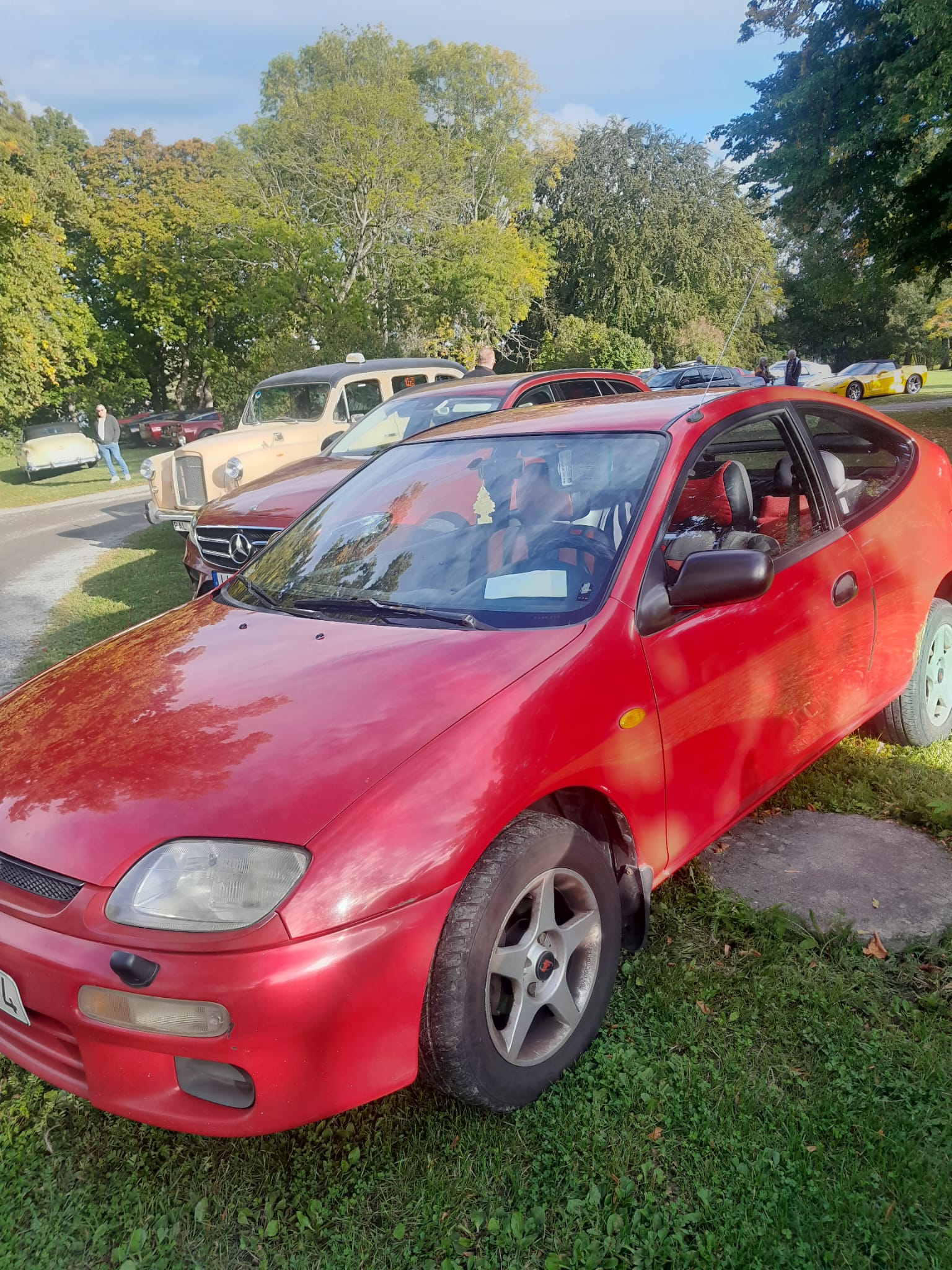 Mazda 323C