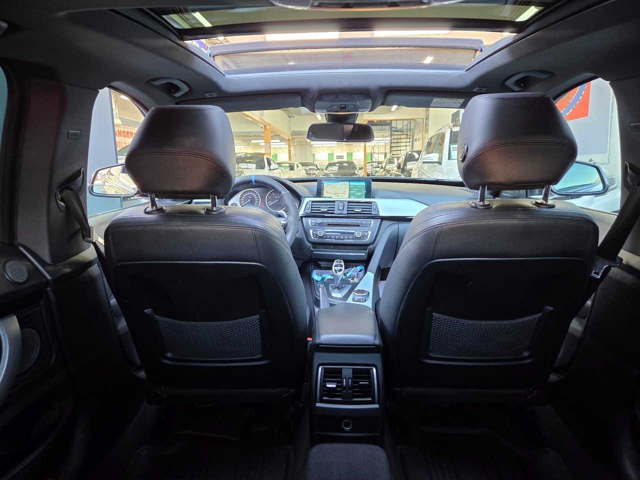 BMW 335 2016, bild 7/10