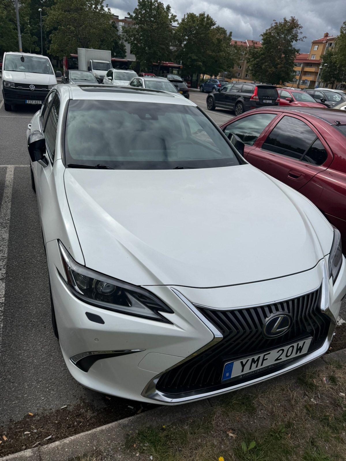 Lexus ES 300h 2.5 E-CVT 2020, photo 2/9