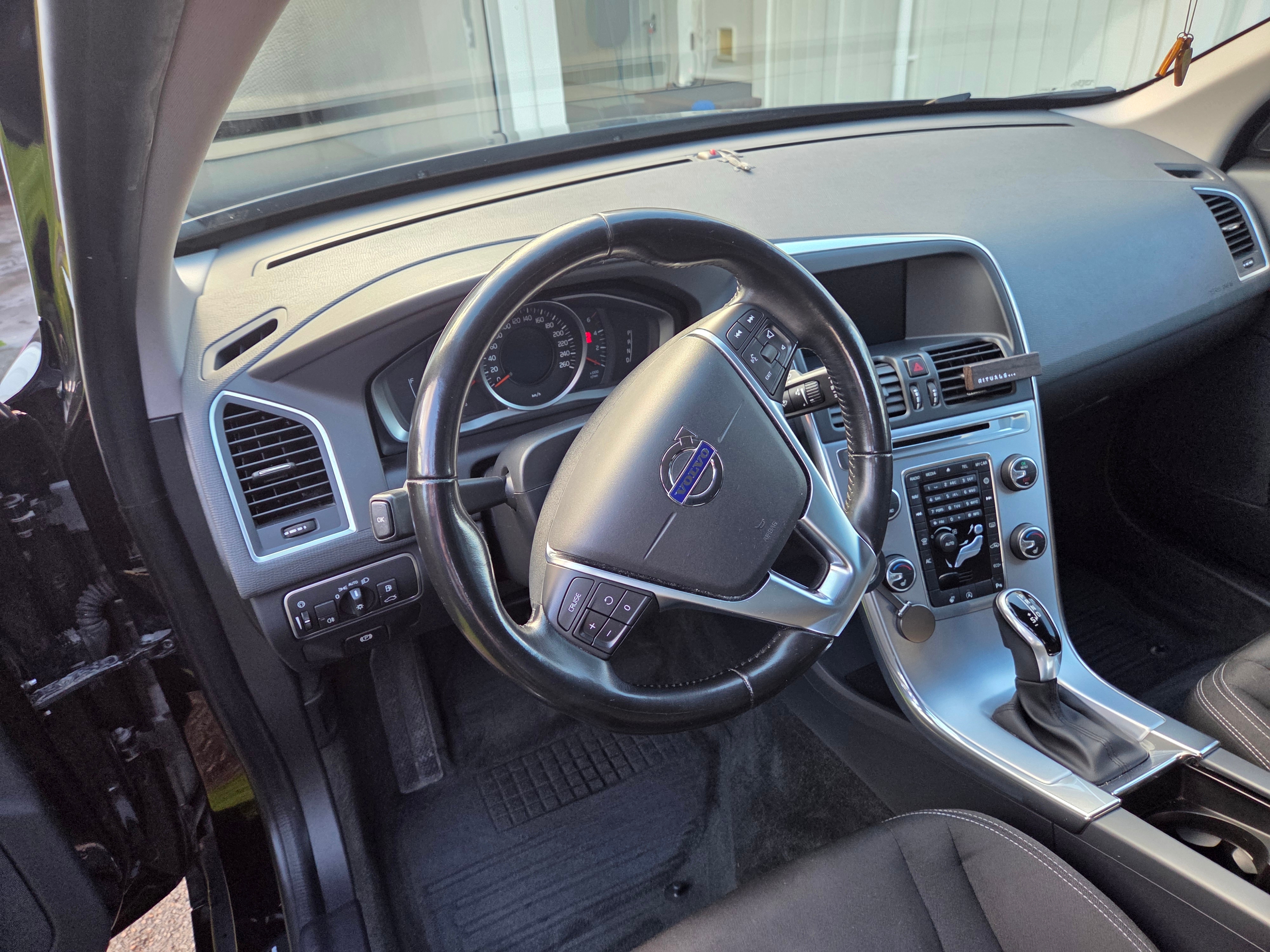 Volvo XC60 D3 Geartronic 2017, bild 4/9