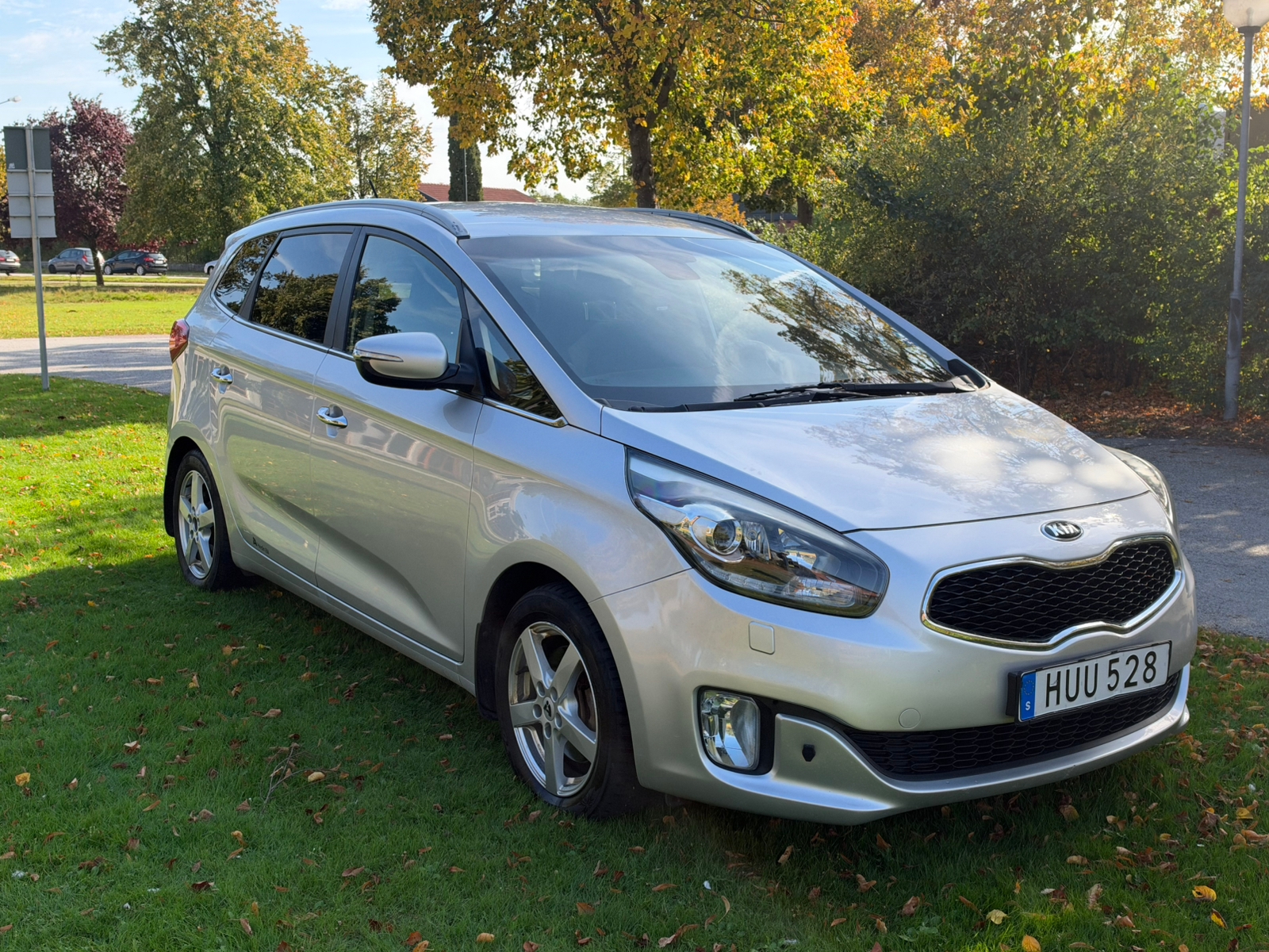 Kia Carens 1.7 CRDi Manuell 2014, bild 2/10