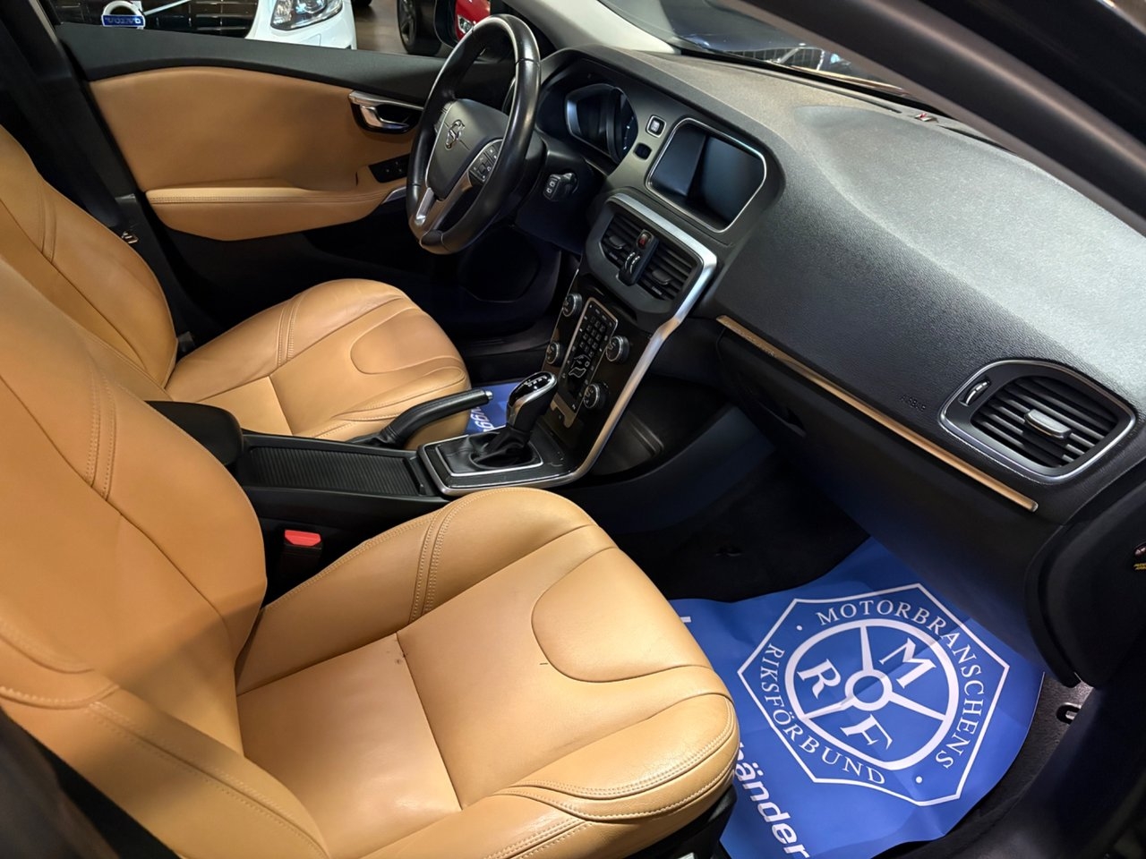 Volvo V40 Cross Country 2018, kuva 6/8