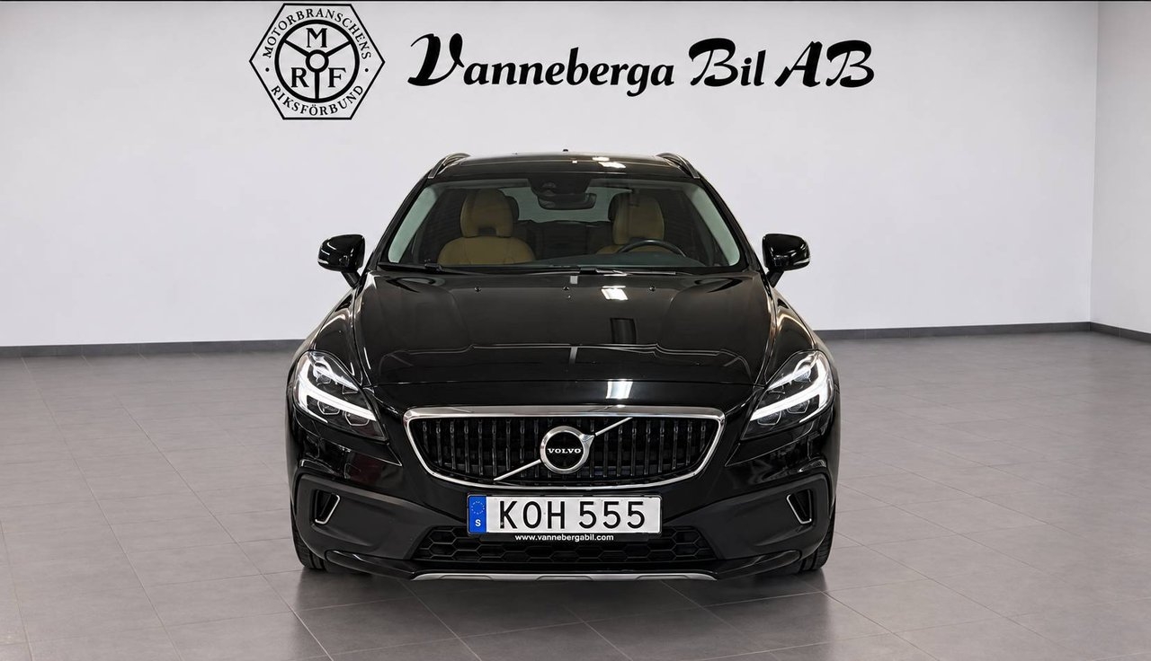 Volvo V40 Cross Country 2018, kuva 2/8