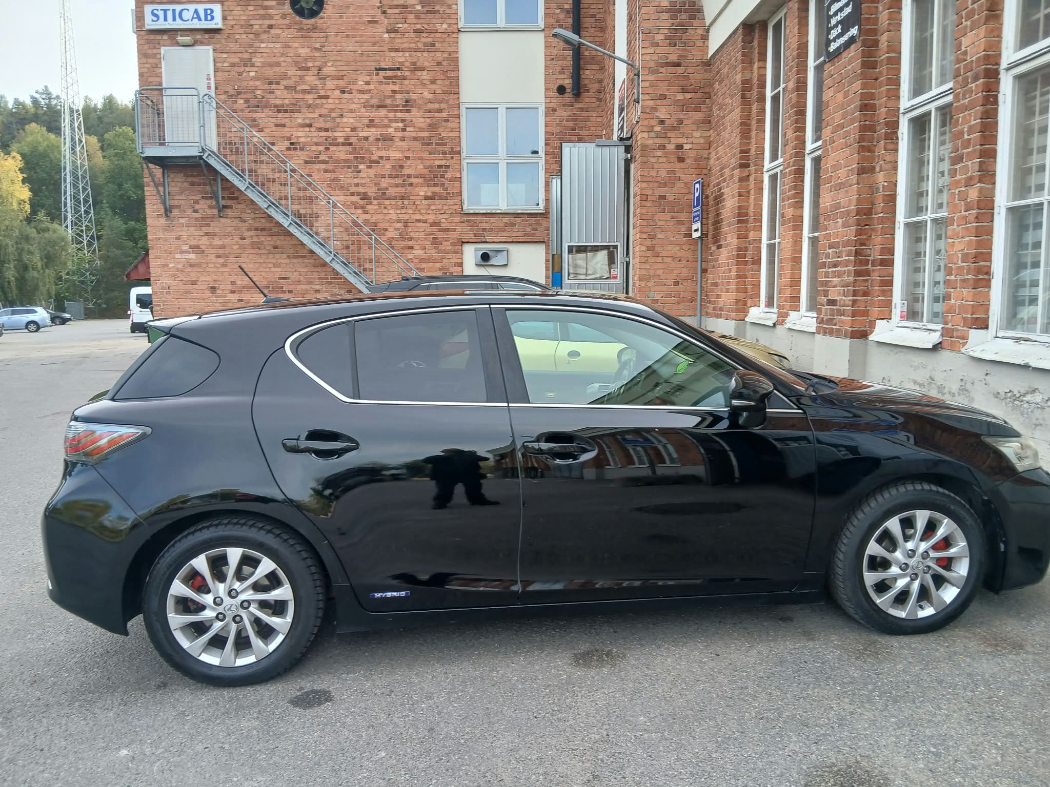 Lexus CT 200h 1.8 CVT 2011, kuva 2/6