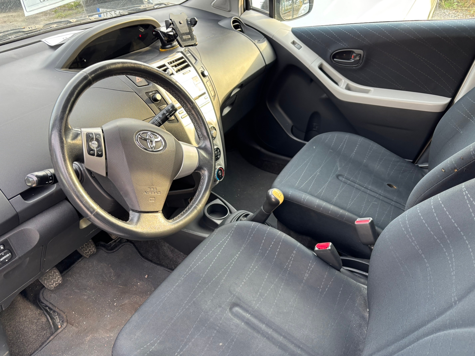 Toyota Yaris 5-dörrar 1.3 VVT-i Manuell 2006, bild 6/10