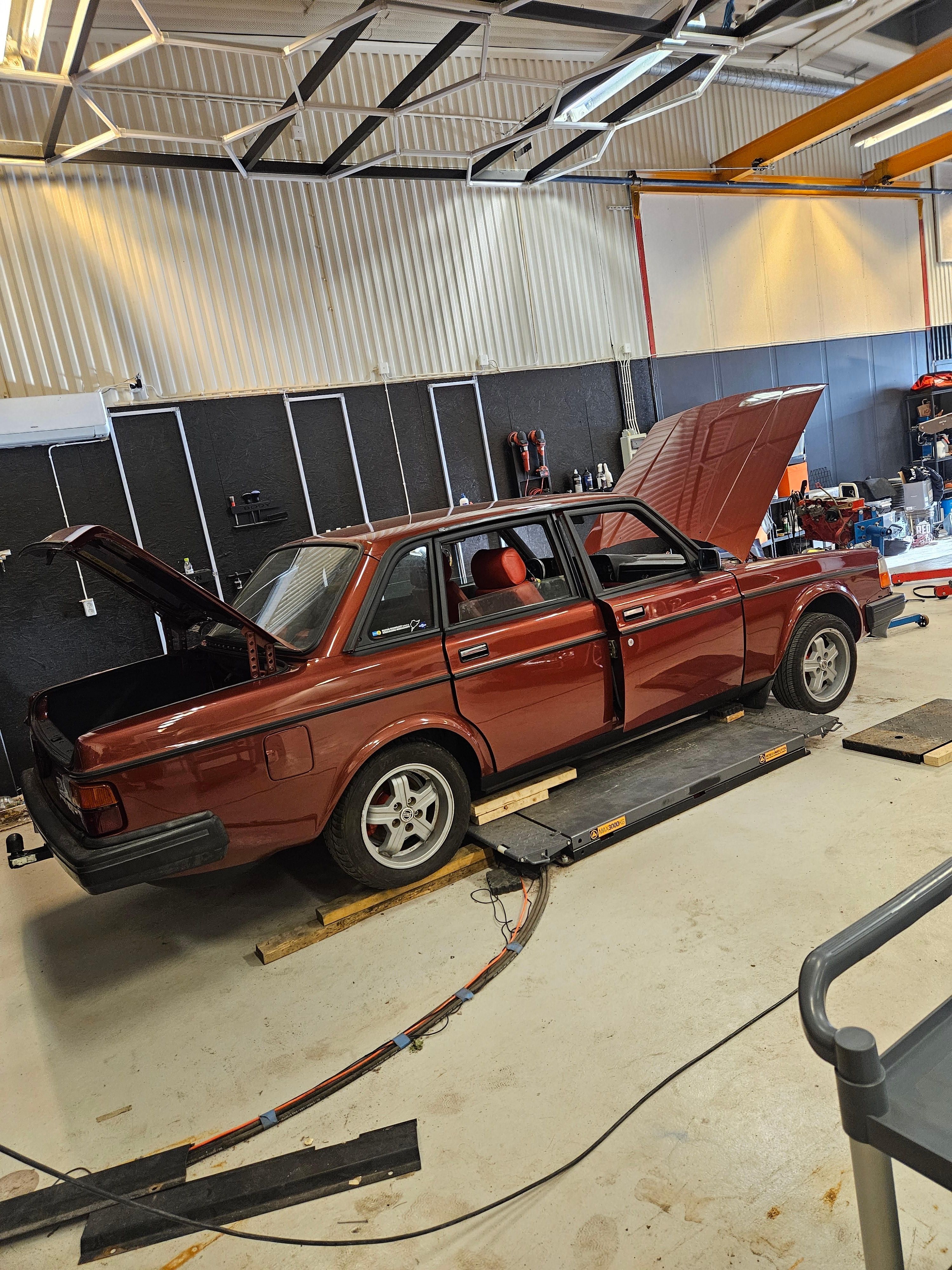 Volvo 244