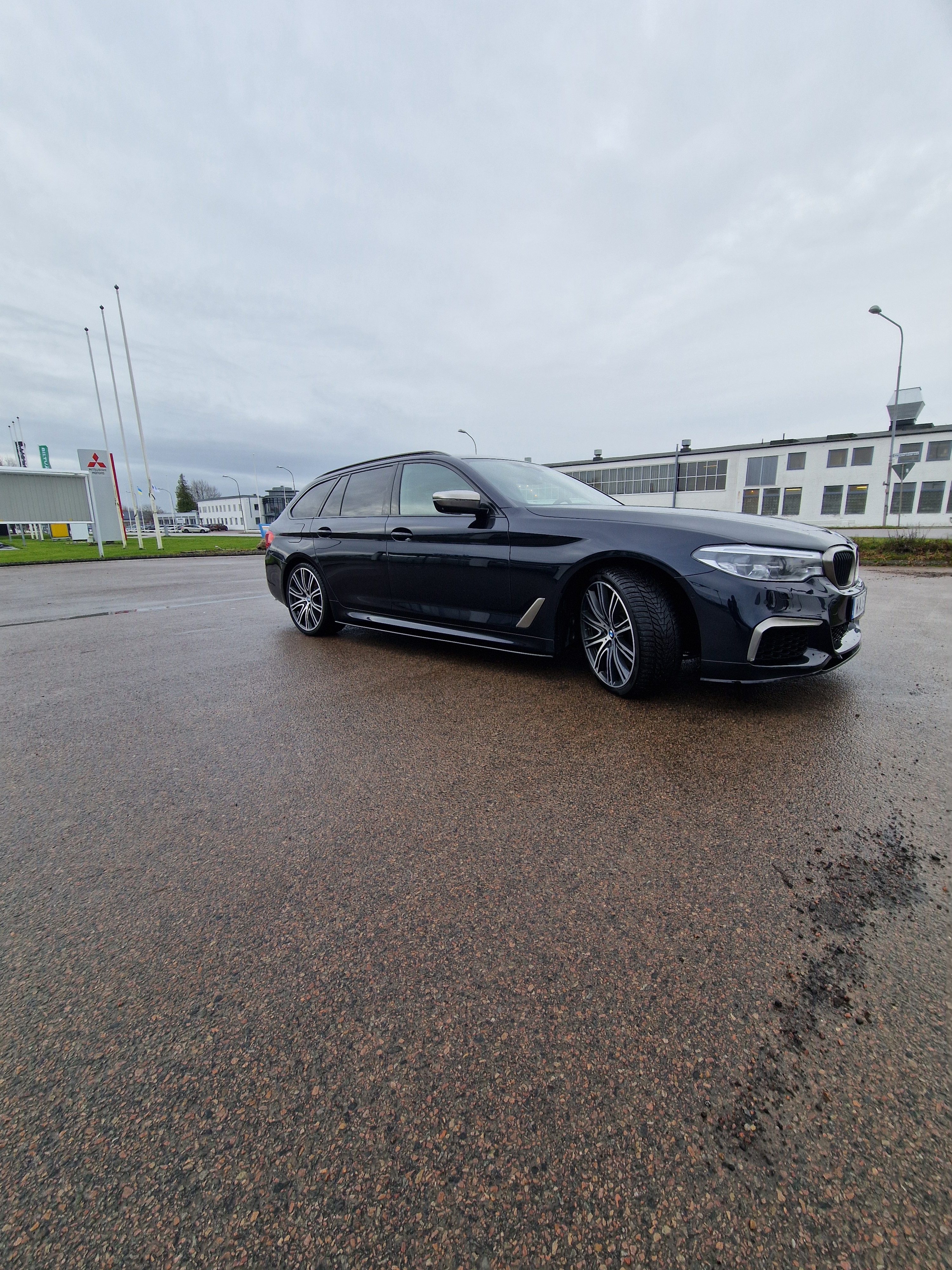 BMW M550d xDrive Touring Steptronic 2020, photo 4/10