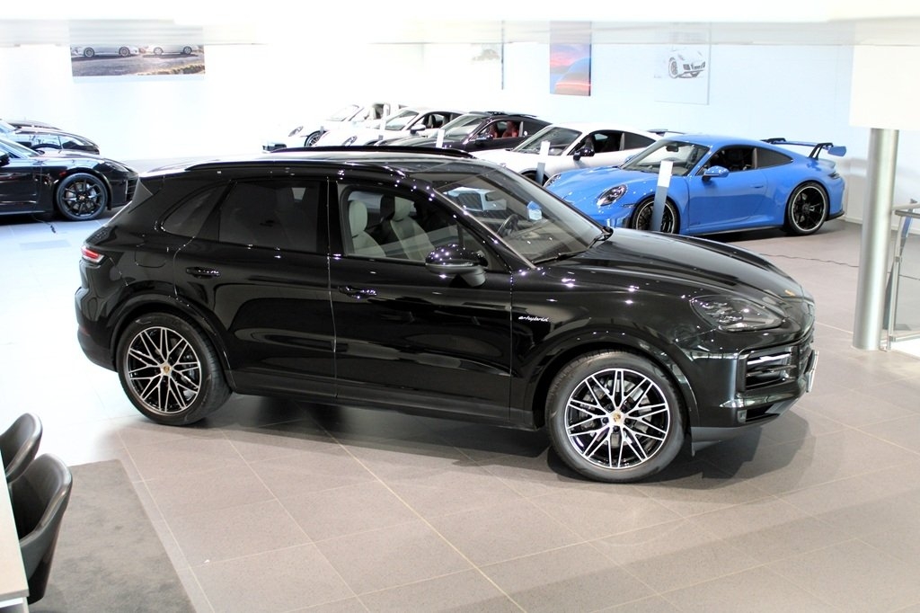 Porsche Cayenne E-Hybrid 2024, kuva 7/10