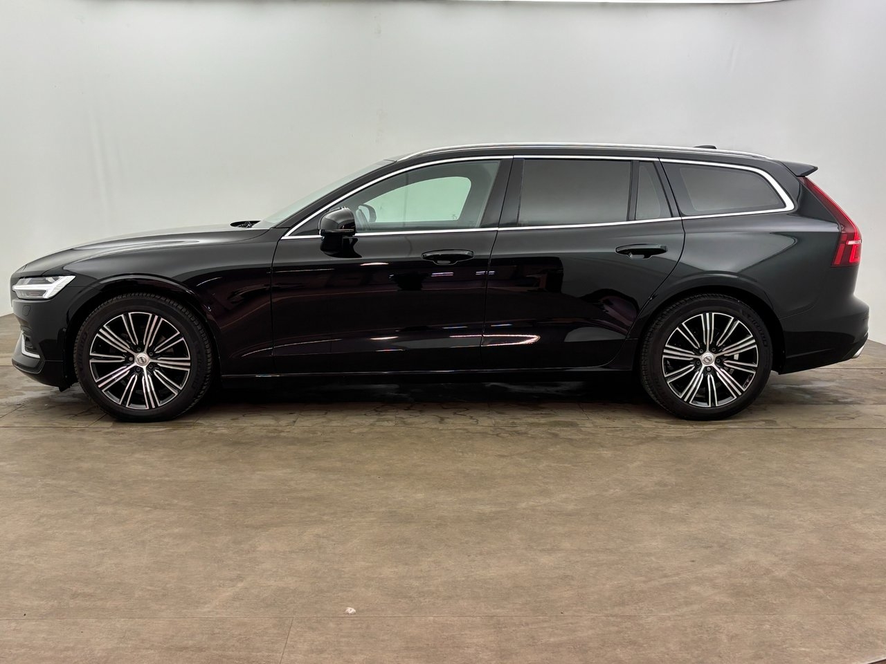 Volvo V60 D4 190hk Aut Inscription Skinn 2020, bild 3/10