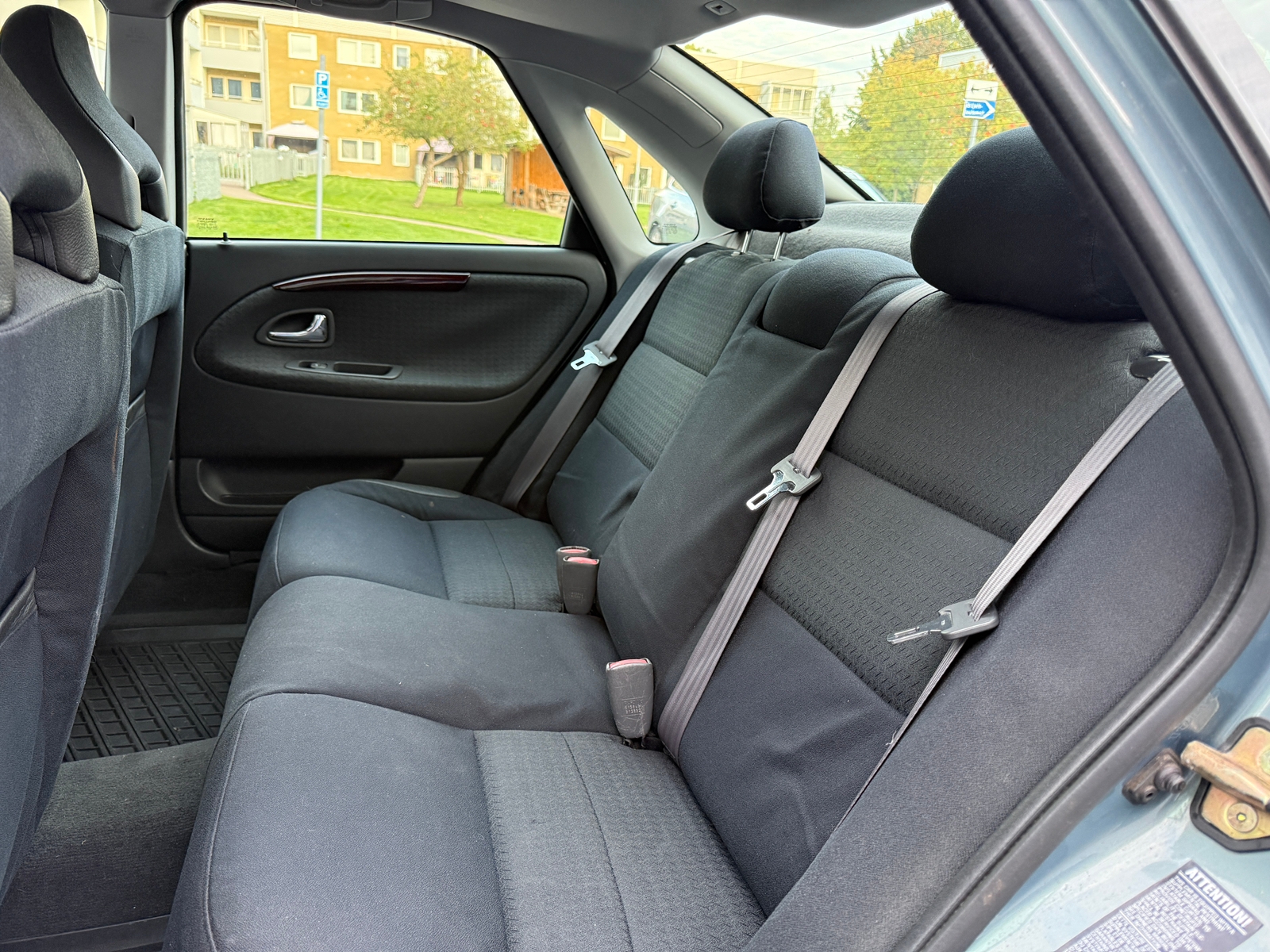 Volvo S40 1.8 Manuell NYBESIKTIGAD 2003, bild 5/7