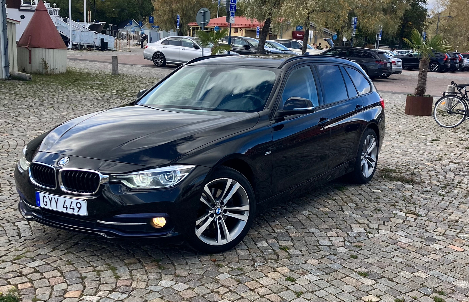 BMW 320 2017, bild 2/10