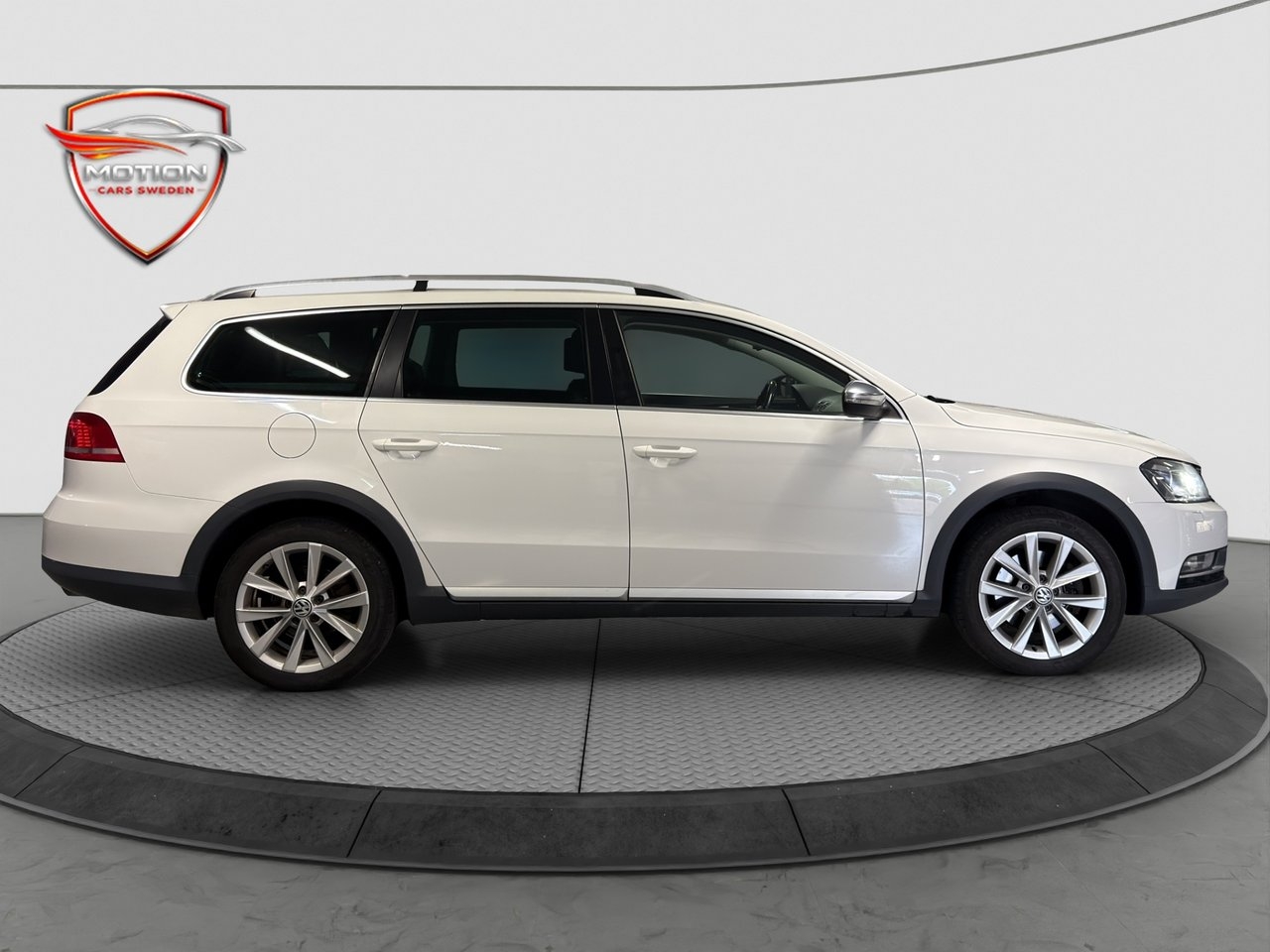 Volkswagen Passat 2014, photo 4/10
