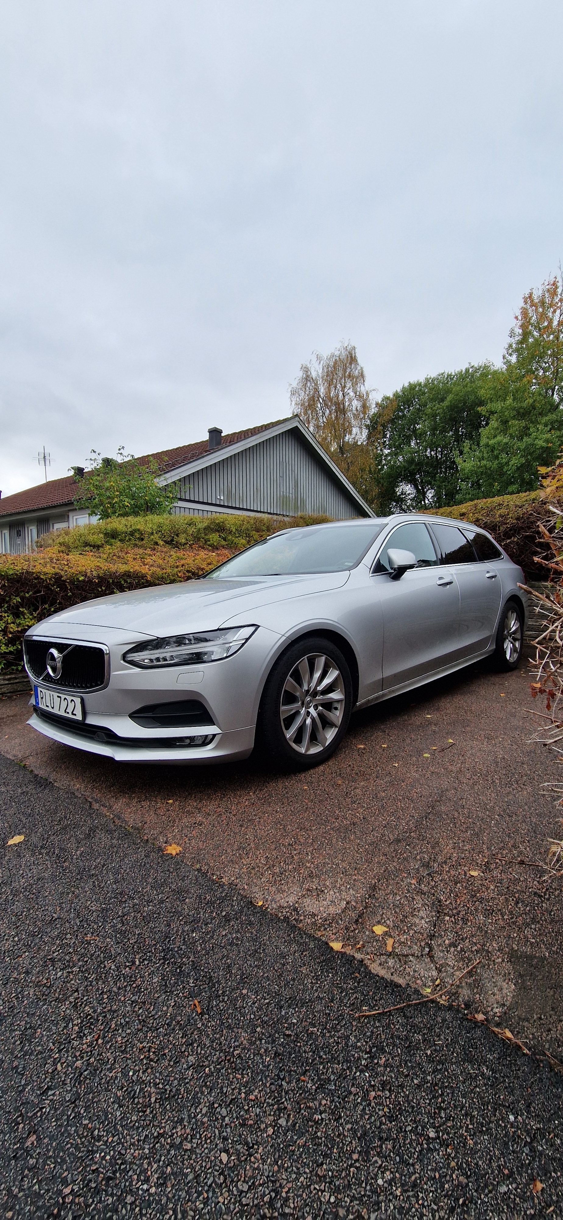Volvo V90 D4 AWD Geartronic 2019, kuva 2/2