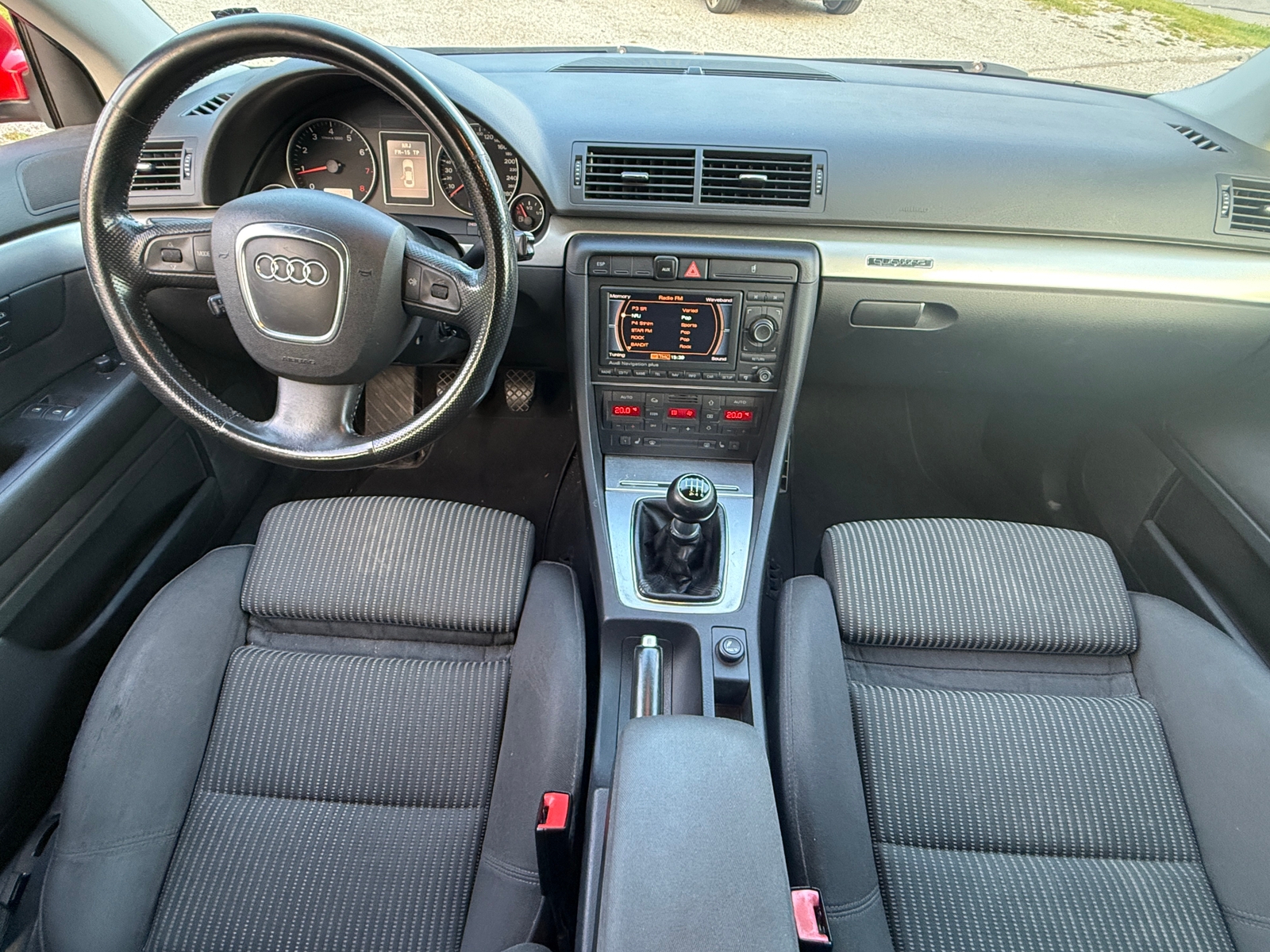 Audi A4 Avant 2.0 T 200 HK QUATTRO 2005, kuva 6/9
