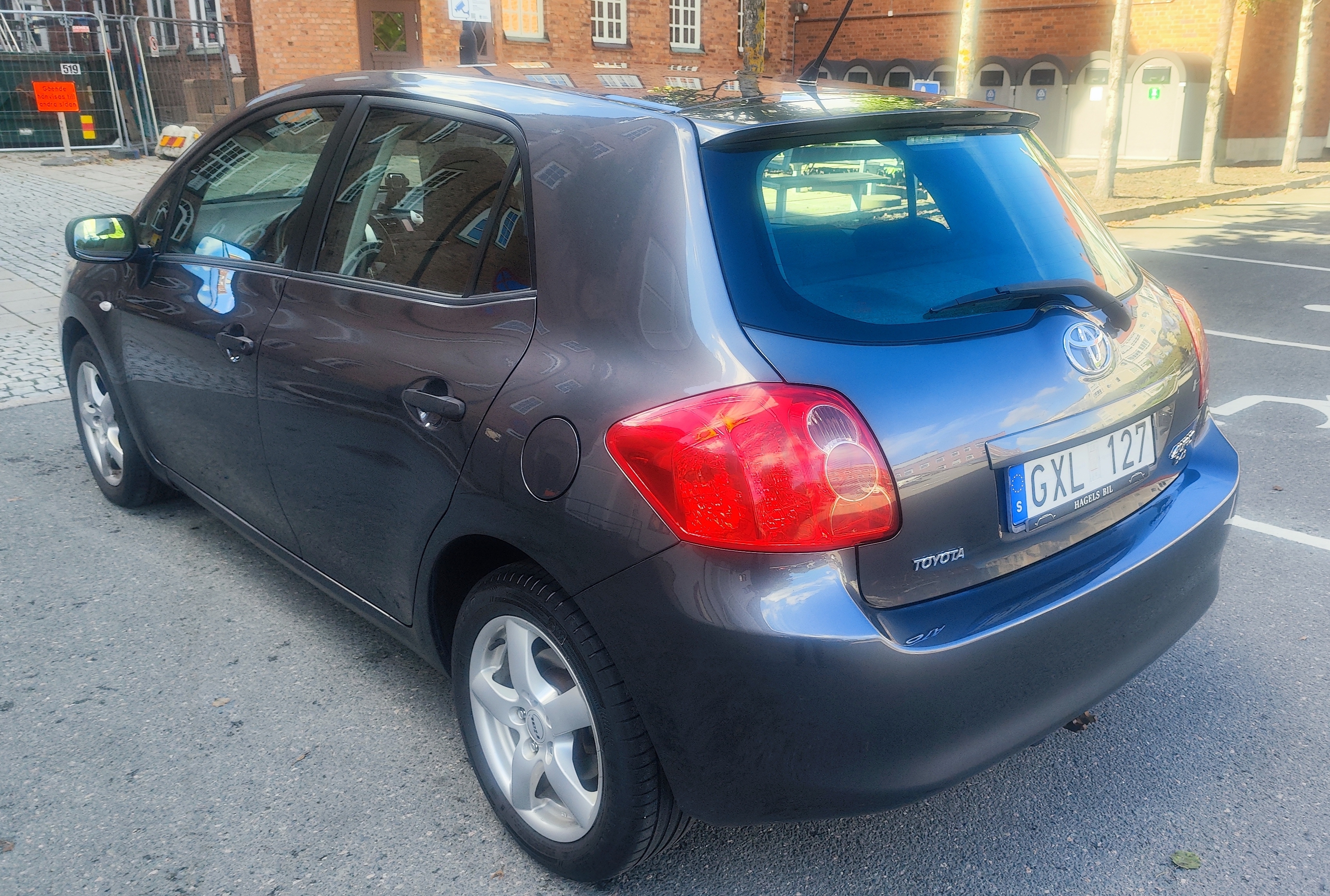 Toyota Auris 5-dörrar 1.4 D-4D Manuell 2007, bild 2/10