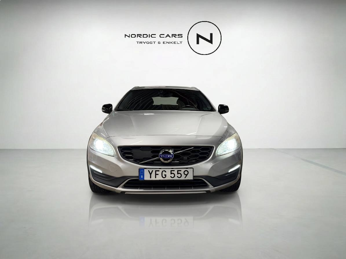 Volvo V60 Cross Country 2017, photo 5/10
