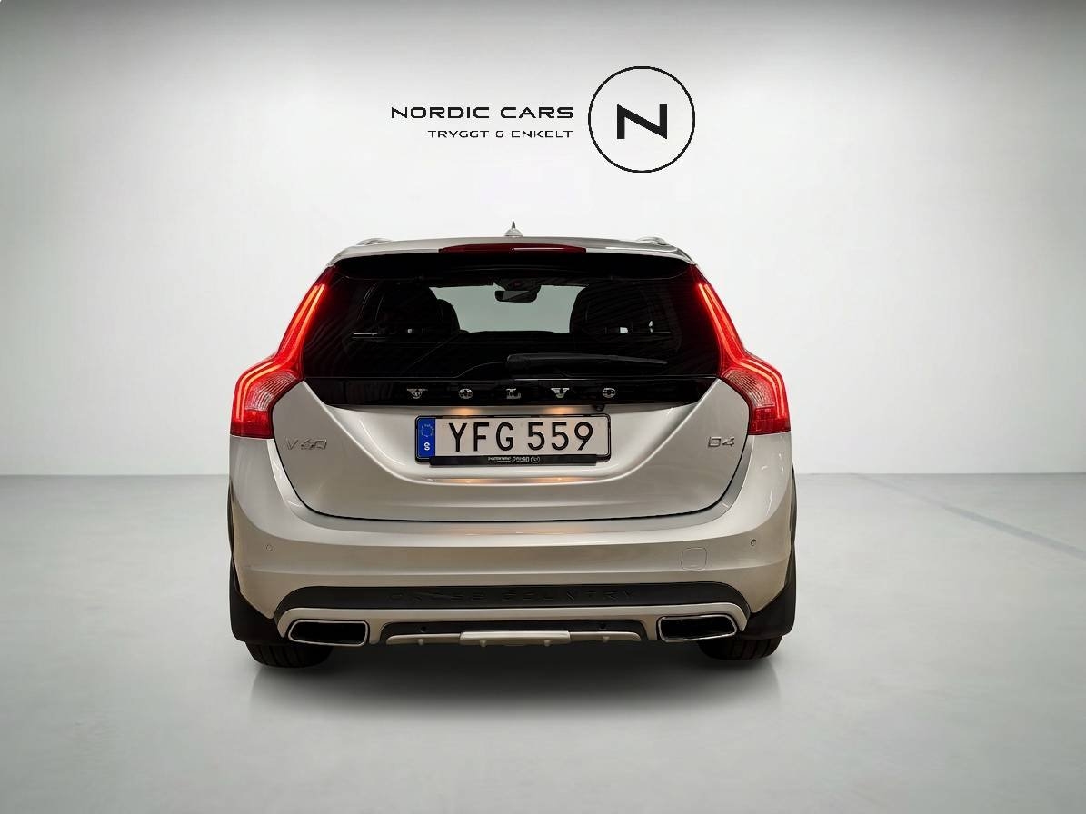 Volvo V60 Cross Country 2017, photo 3/10