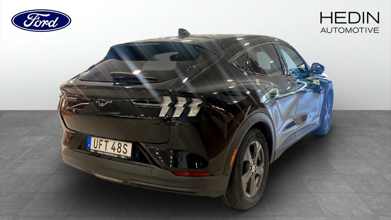 Ford Mustang Mach-E RWD 2021, bild 2/10
