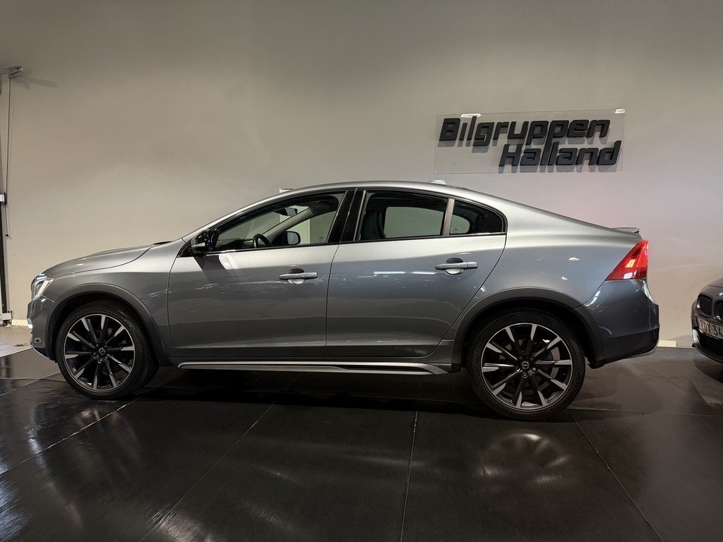 Volvo S60 Cross Country 2018, kuva 4/10