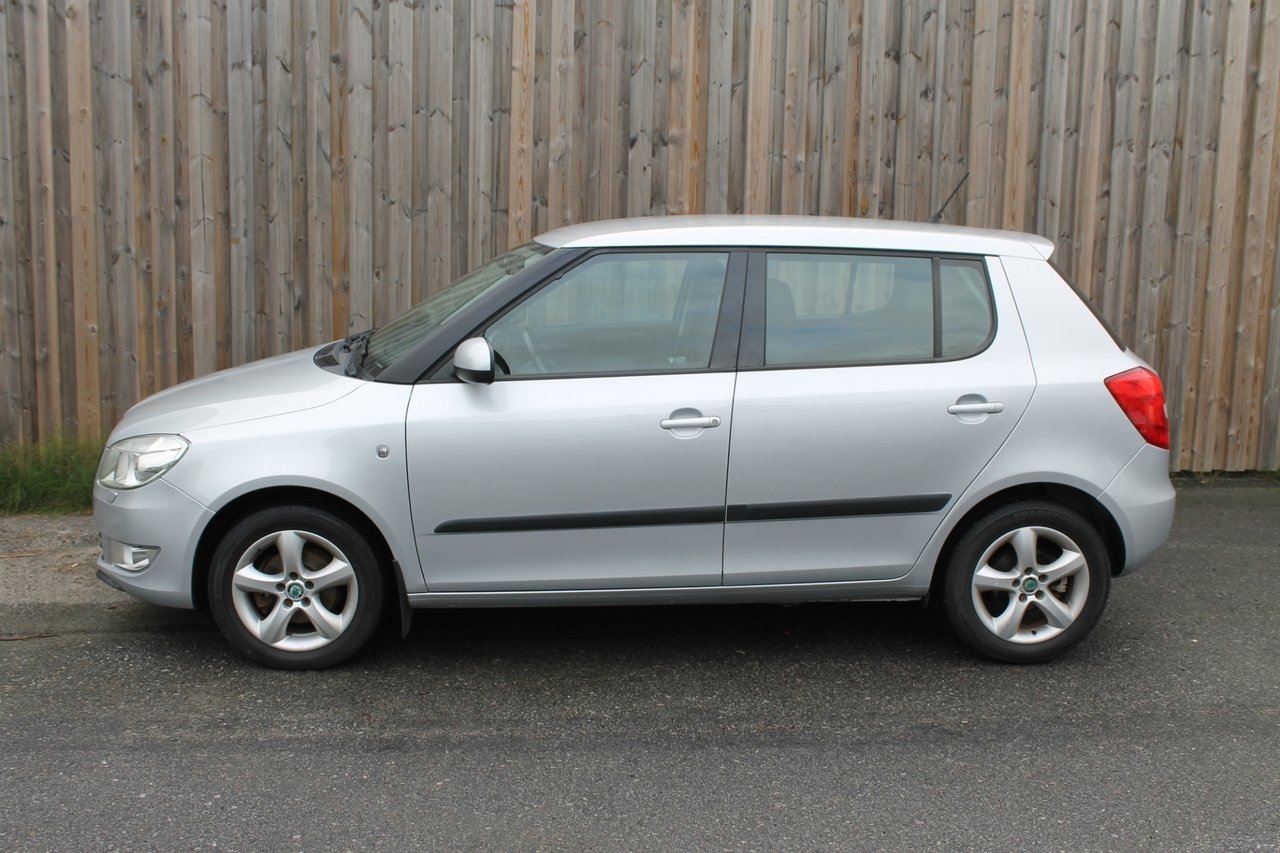 Skoda Fabia 1.2 TSI Elegance 2012, bild 2/6