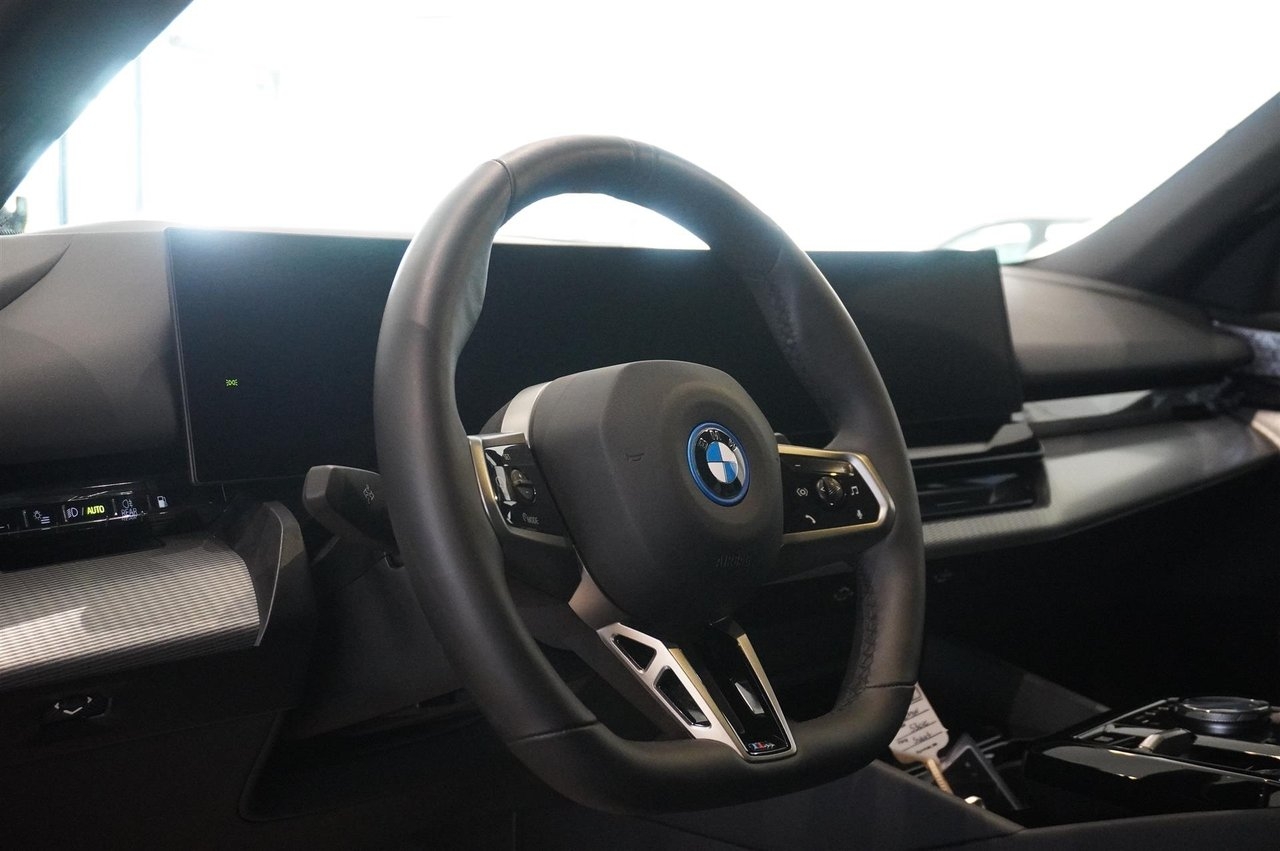BMW 530 2026, bild 2/10