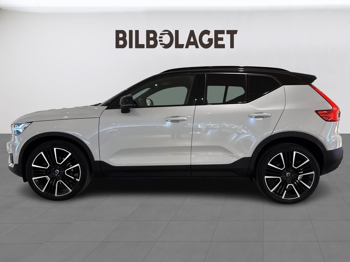 Volvo XC40 B4 AWD Bensin R-Design 2021, bild 2/10