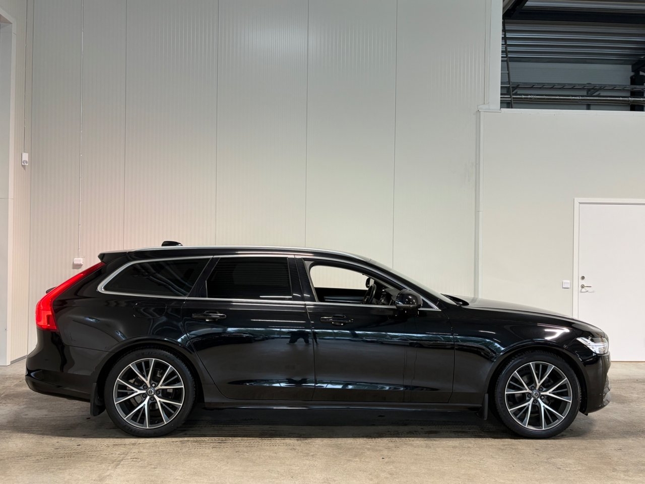 Volvo V90 2020, bild 2/10