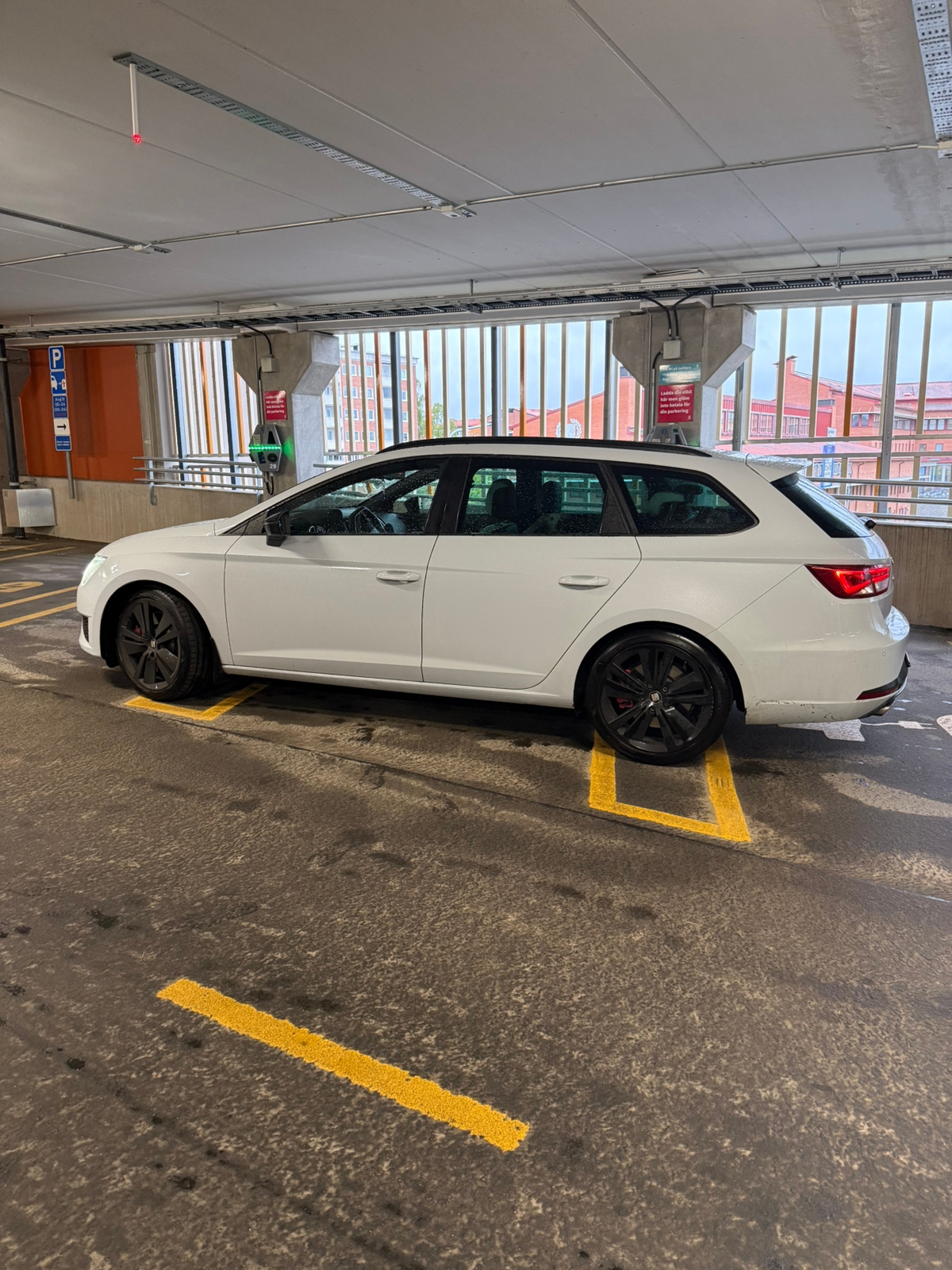 Seat Leon 2015, bild 4/4