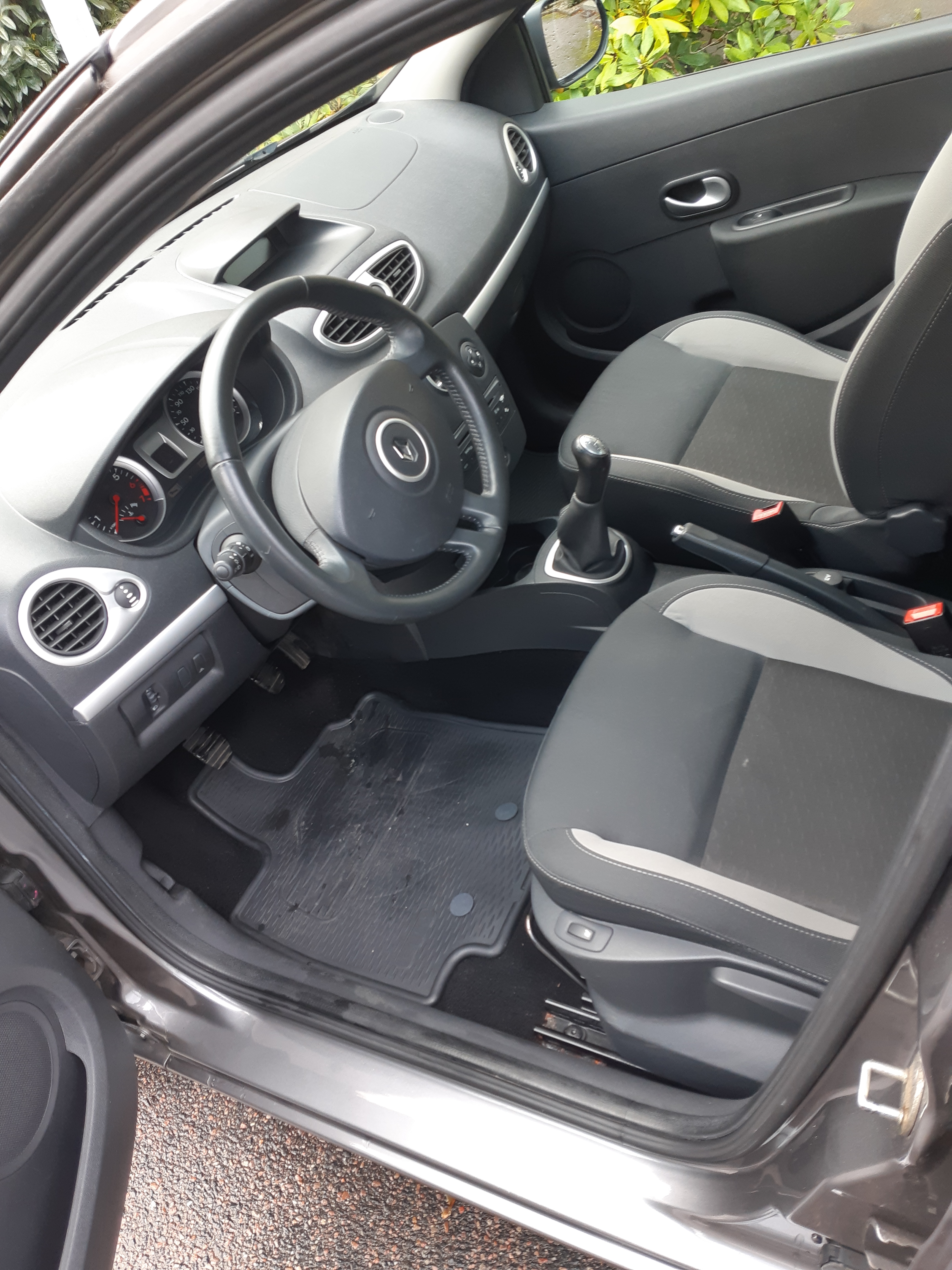 Renault Clio 2011, kuva 3/10