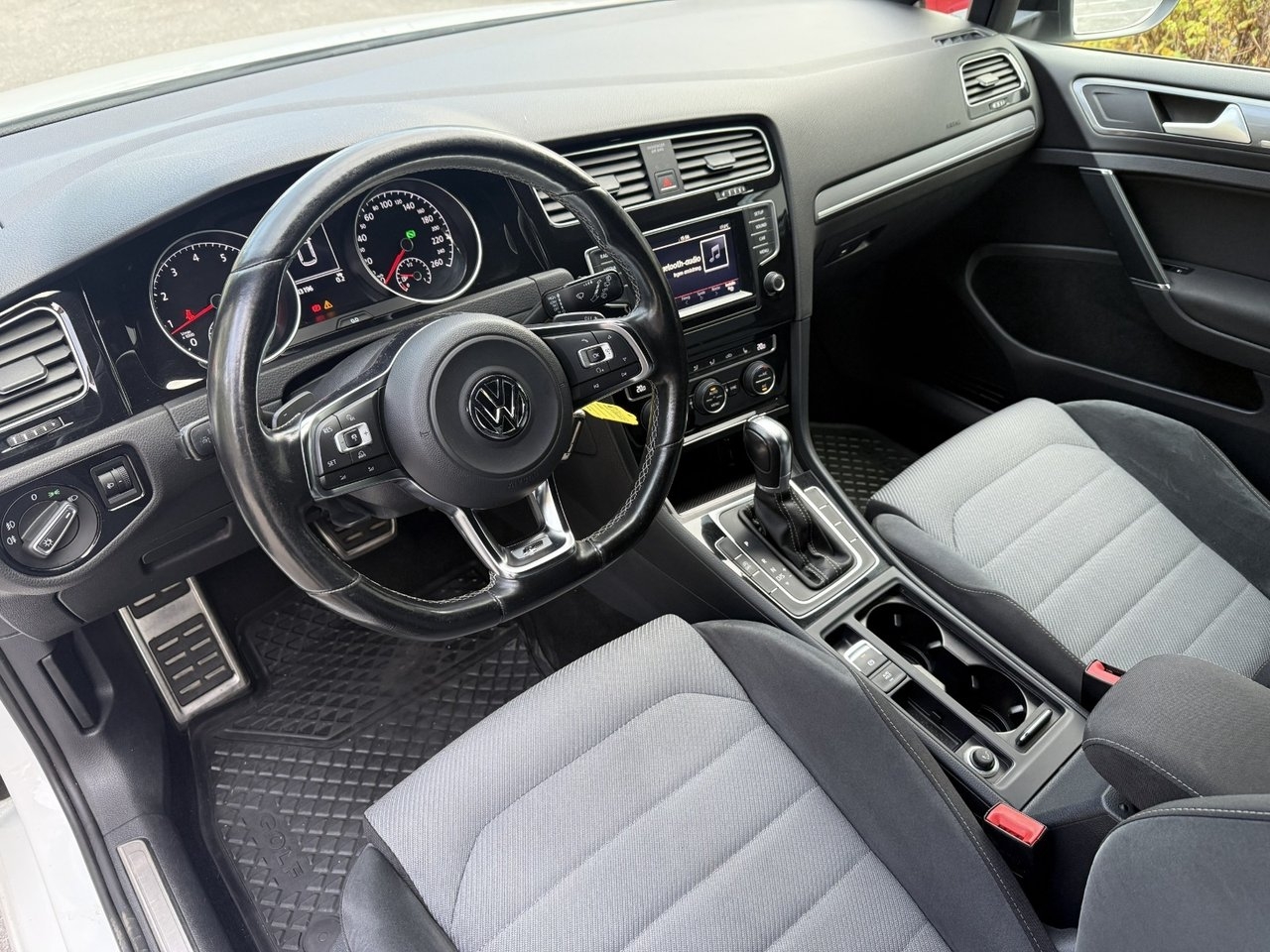Volkswagen Golf 2015, photo 7/10
