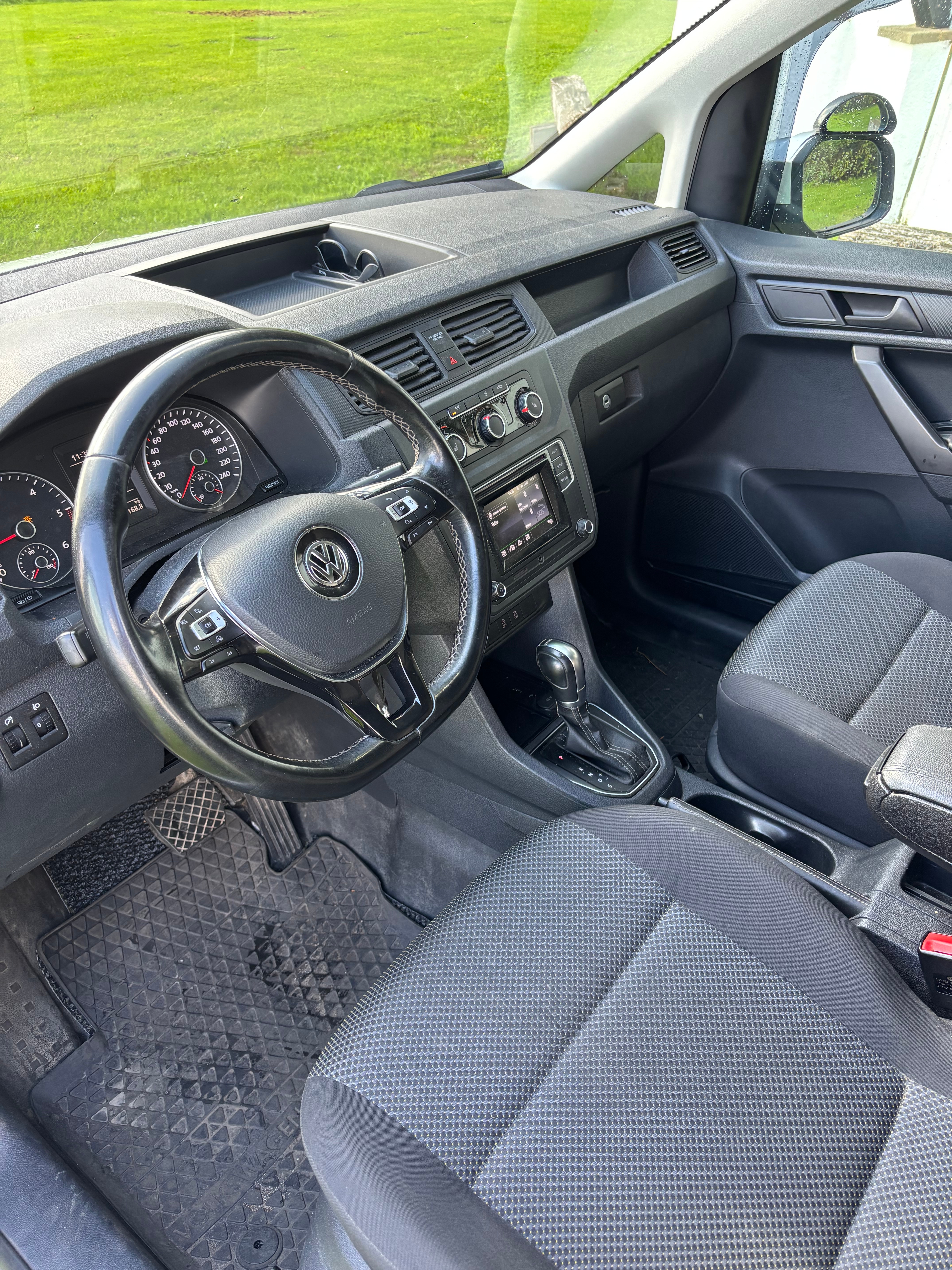 Volkswagen Caddy 2018, bild 5/5