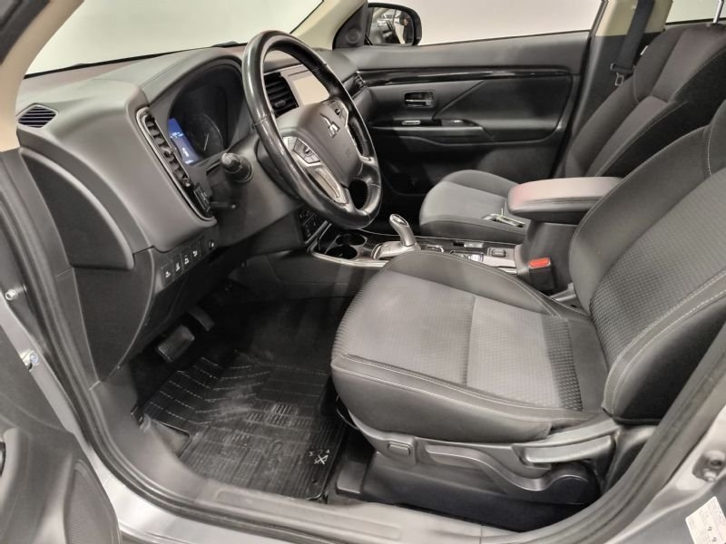 Mitsubishi Outlander 2019, bild 7/10