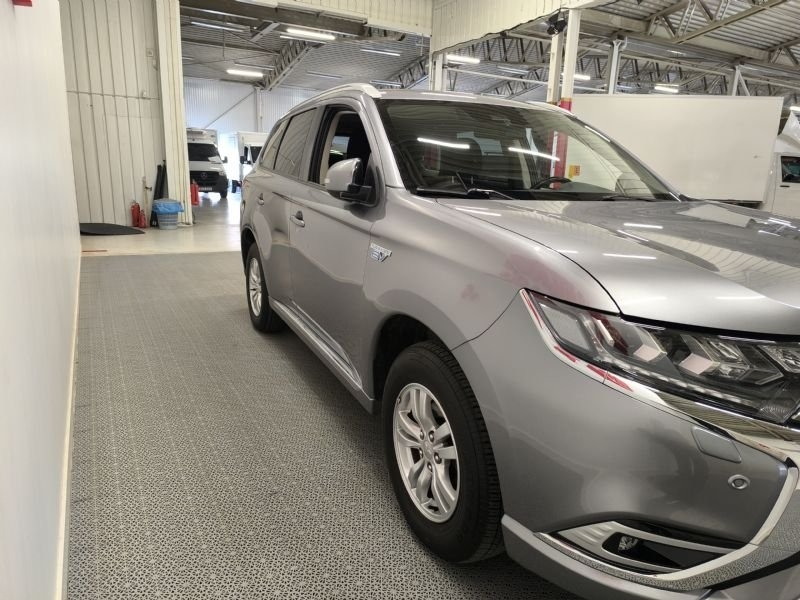 Mitsubishi Outlander 2019, bild 3/10