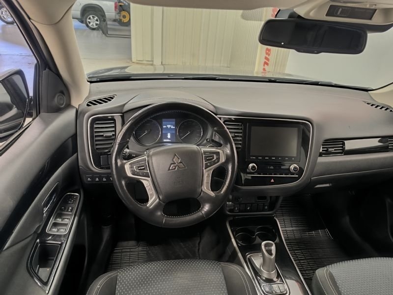 Mitsubishi Outlander 2019, bild 6/10