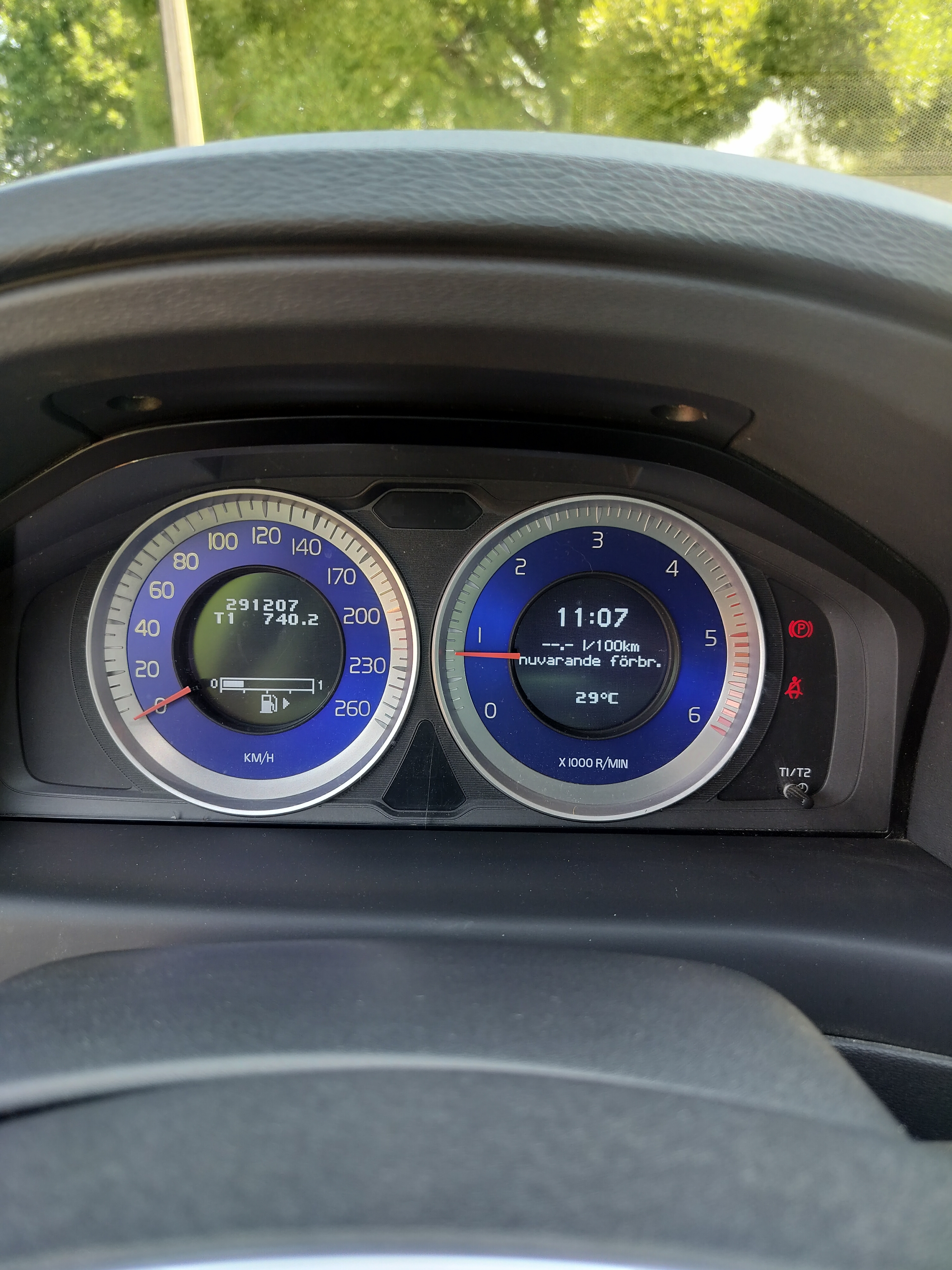 Volvo V70 D5 Manuell 2011, bild 6/7