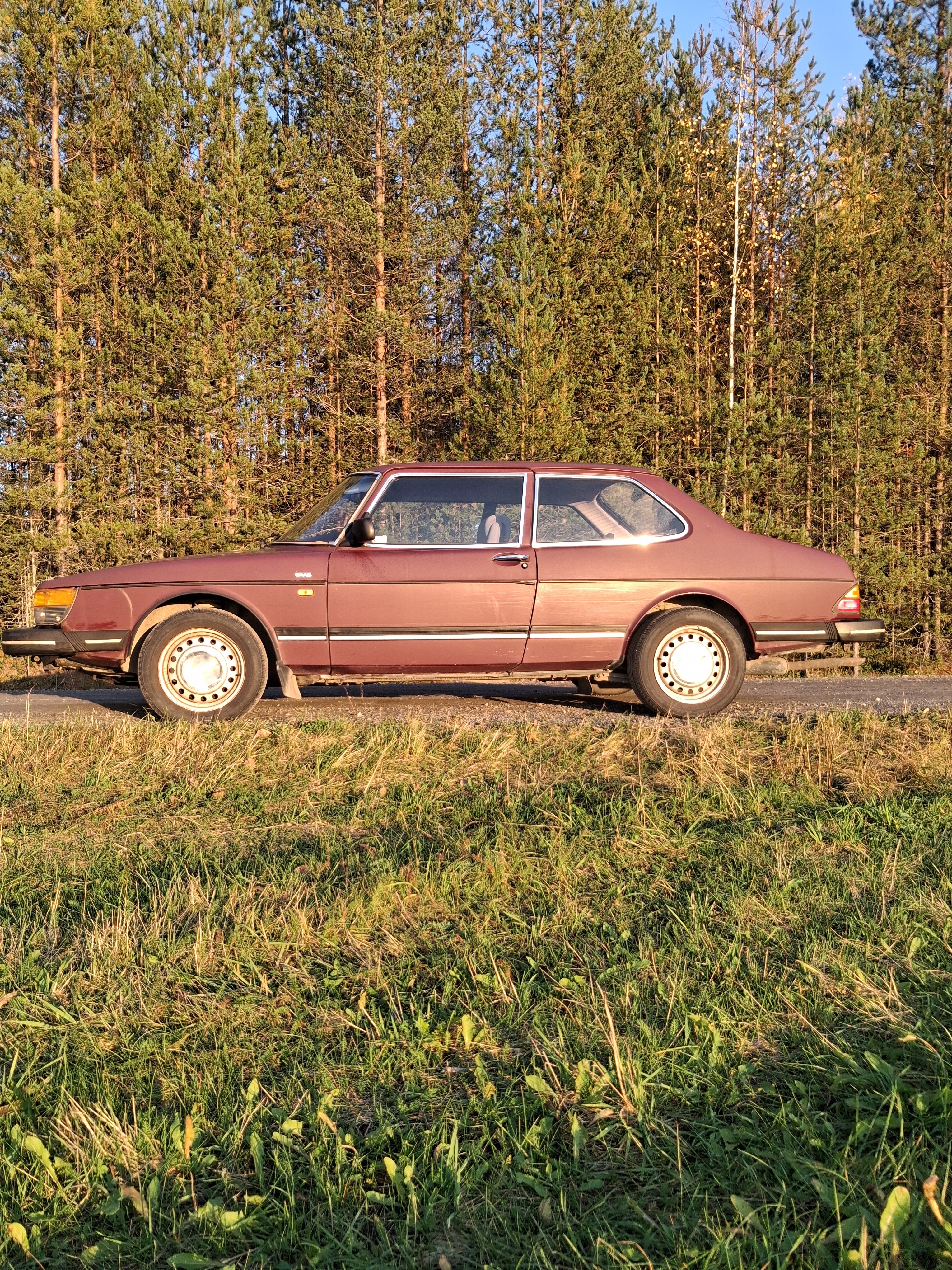 Saab 900 2-dörrar Sedan 2.0 Manuell 1988, bild 2/10