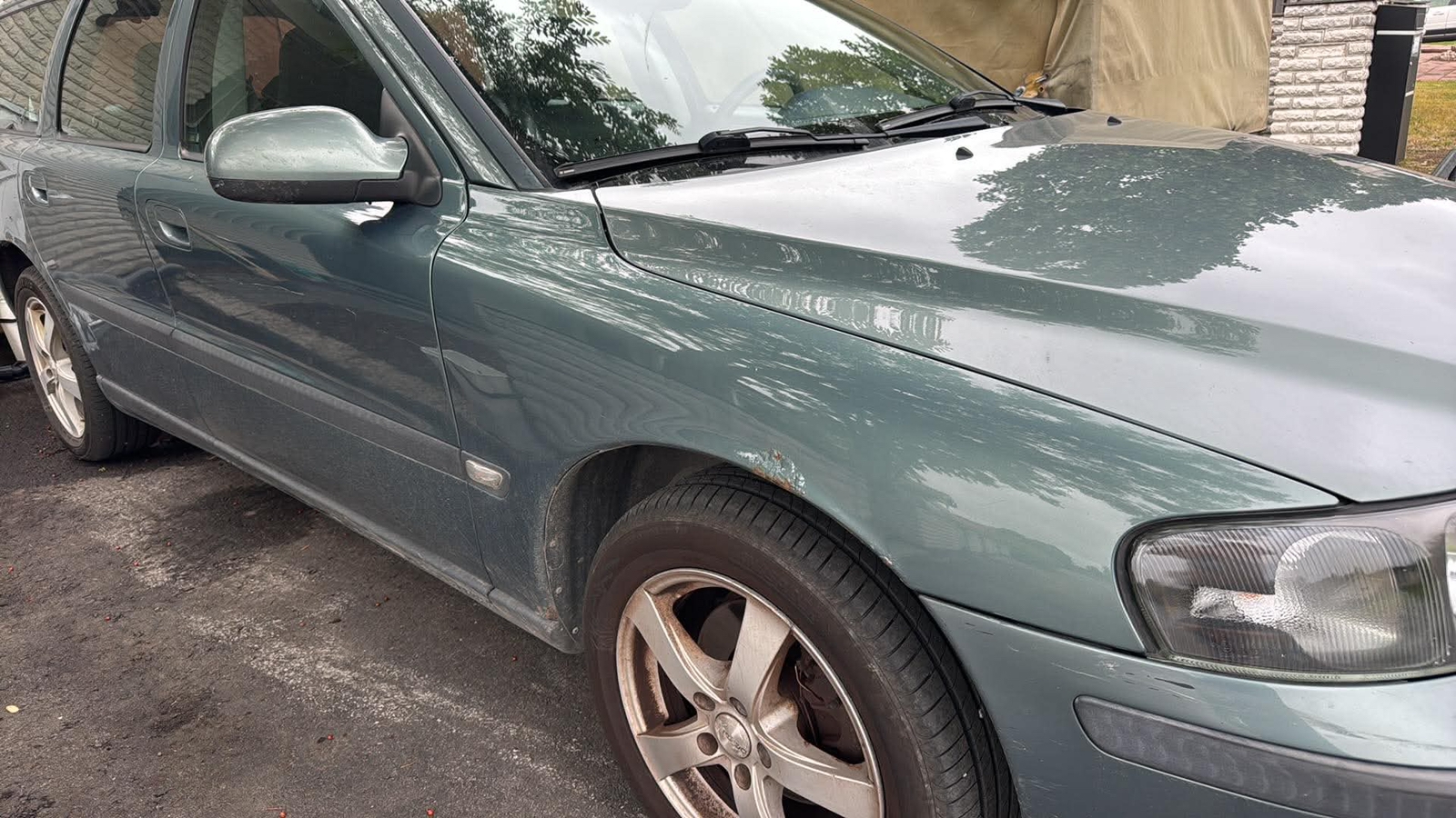 Volvo V70 2.4 Manuell 2001, bild 2/3