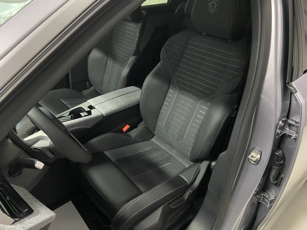 Peugeot 5008 Hybrid 145hk GT 7-sits 2026, bild 6/10