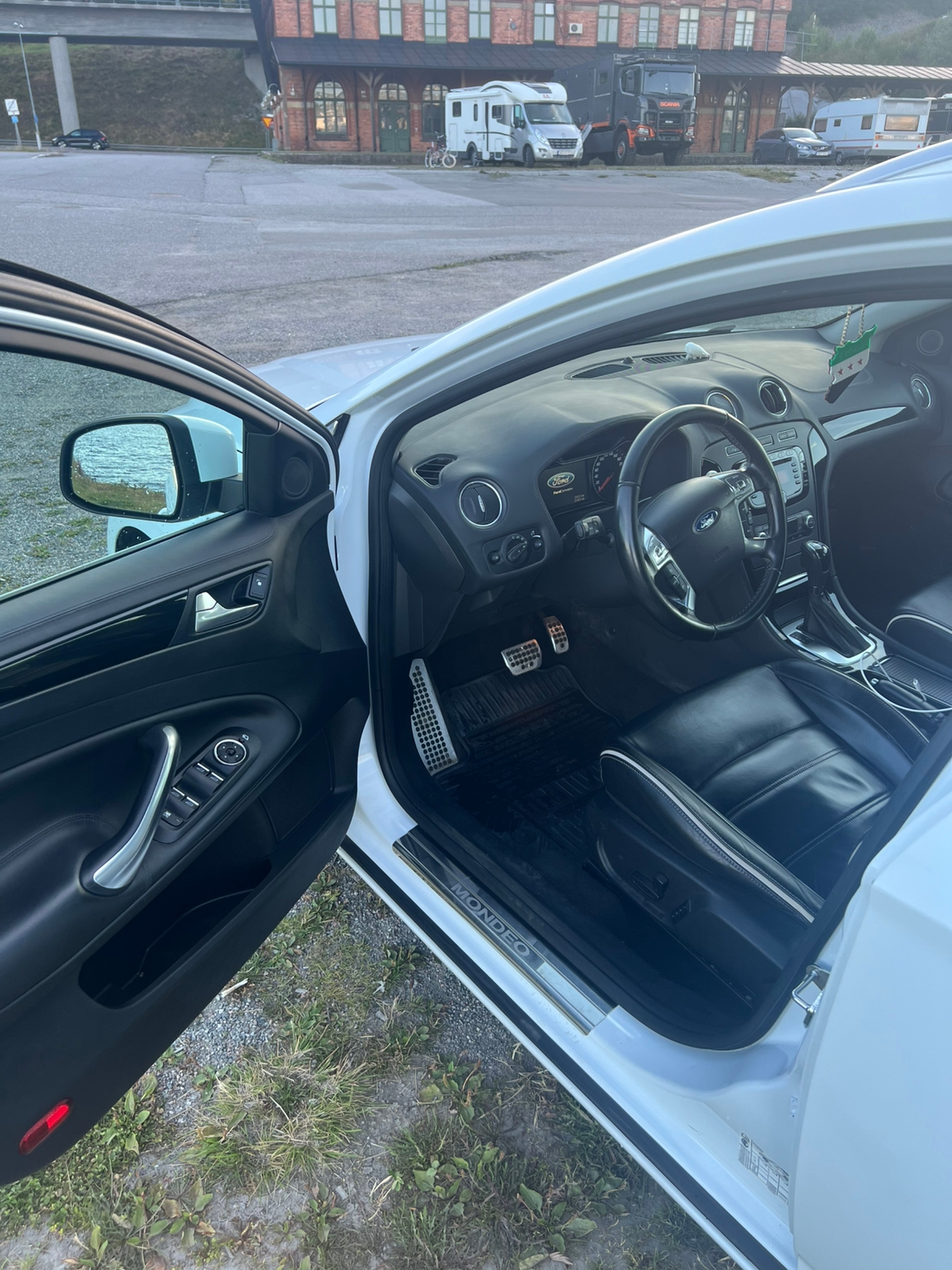 Ford Mondeo Kombi 2.0 TDCi Powershift 2014, bild 7/12