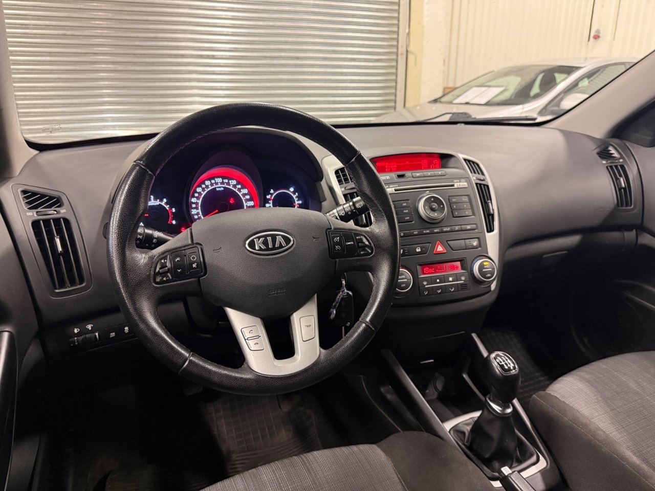 Kia Ceed 2011, bild 6/10