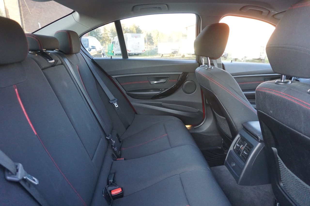 BMW 320 d Sedan Steptronic AUT / M Optik 2014, kuva 6/7
