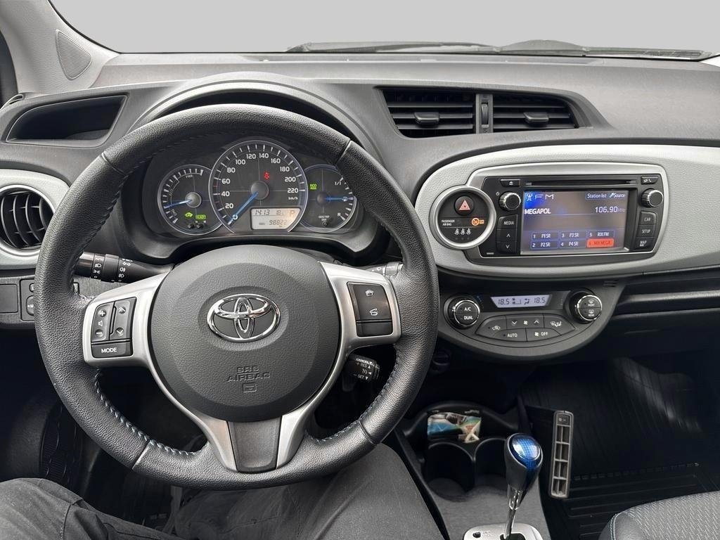 Toyota Yaris 2012, bild 7/9