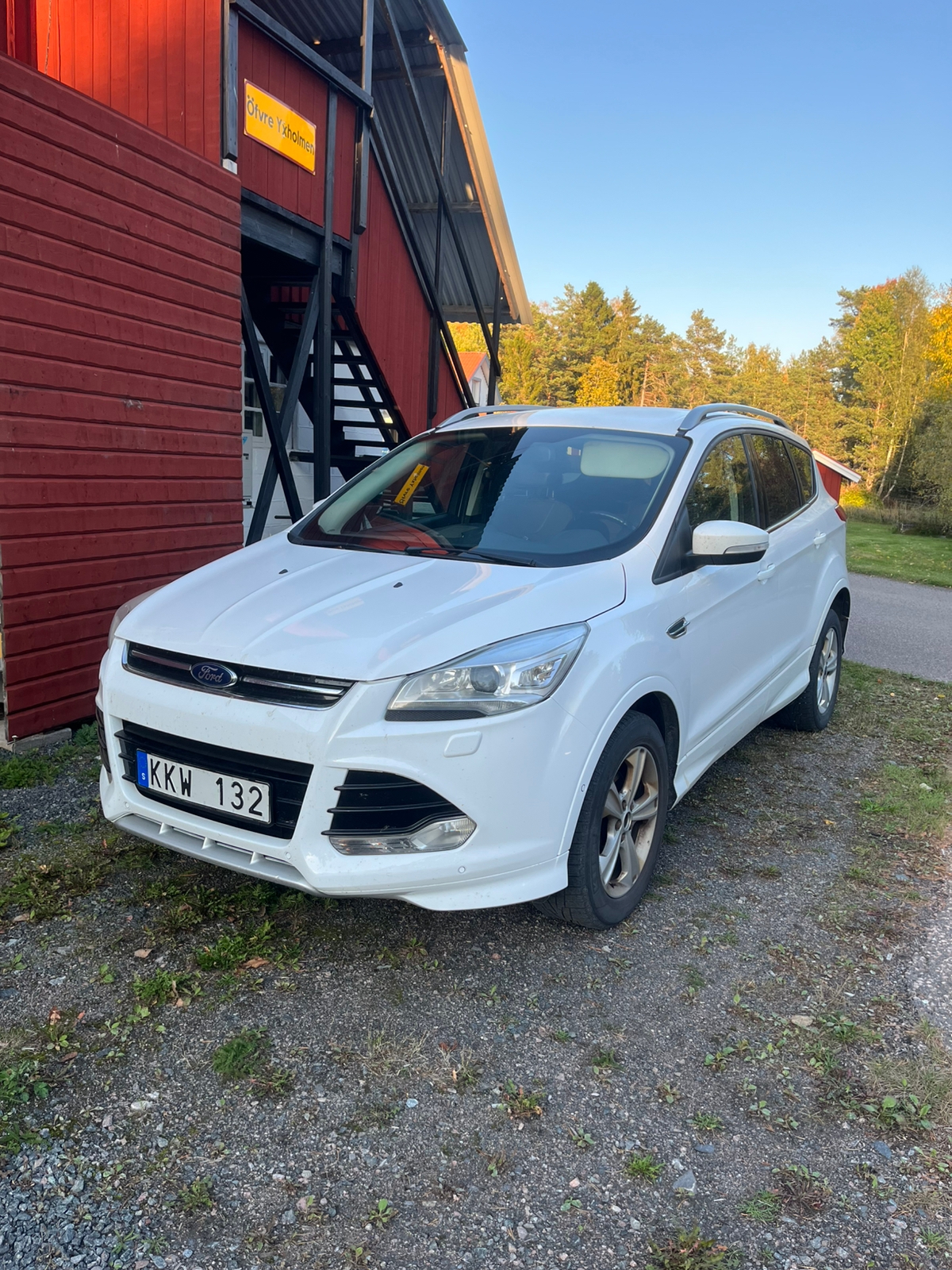 Ford Kuga 1.6 EcoBoost Manuell 2014, bild 2/3