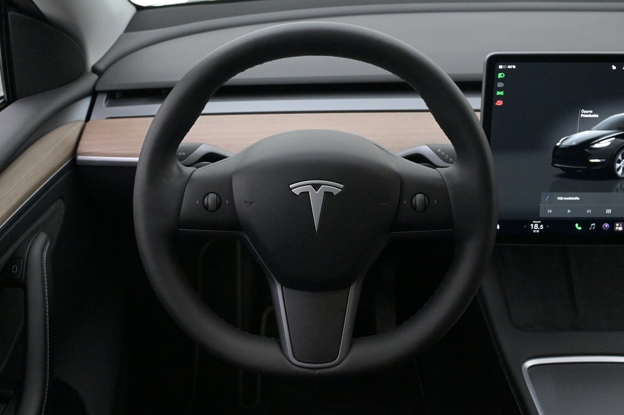 Tesla Model Y 2023, kuva 7/10