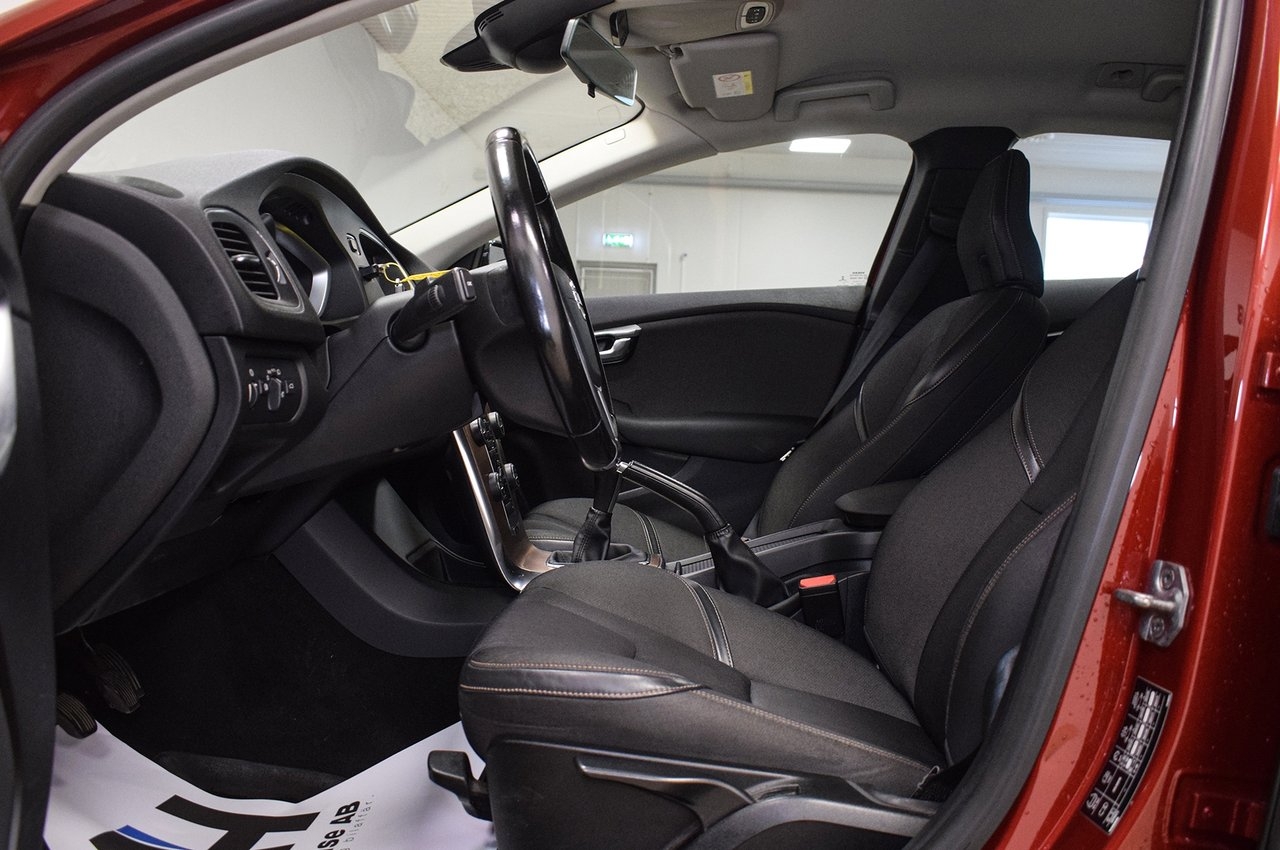 Volvo V40 Cross Country 2015, photo 7/10