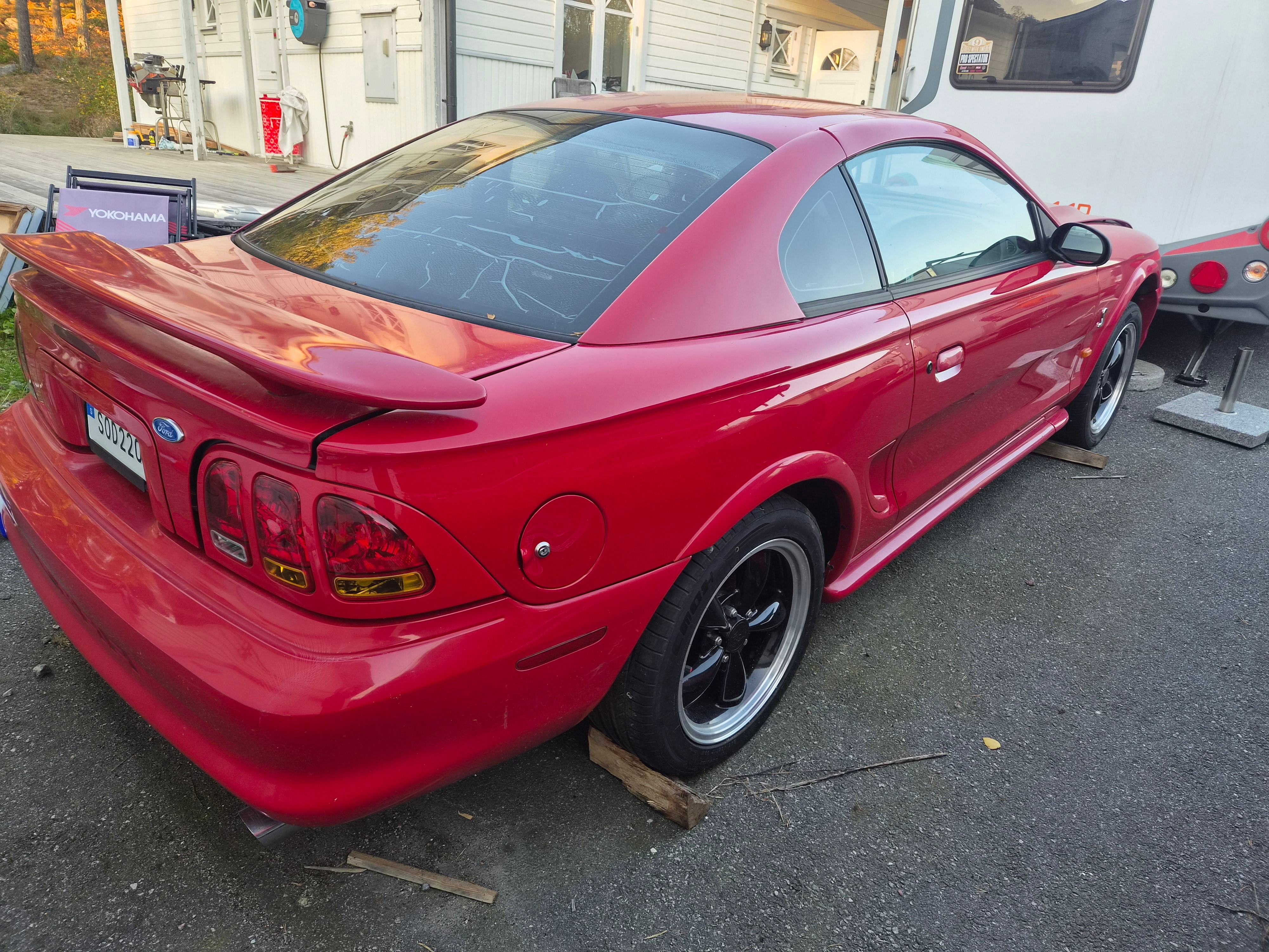 Ford Mustang SVT Cobra Manuell 1997, bild 2/6