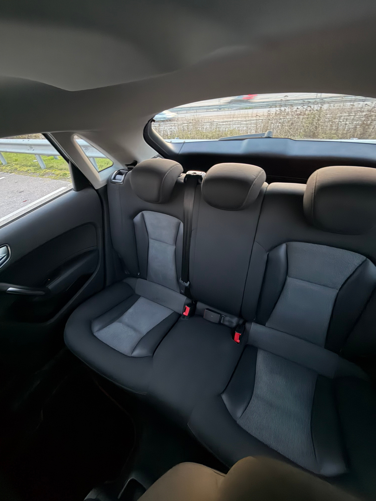 Audi A1 Sportback 1.4 TFSI Manuell 2013, bild 6/7