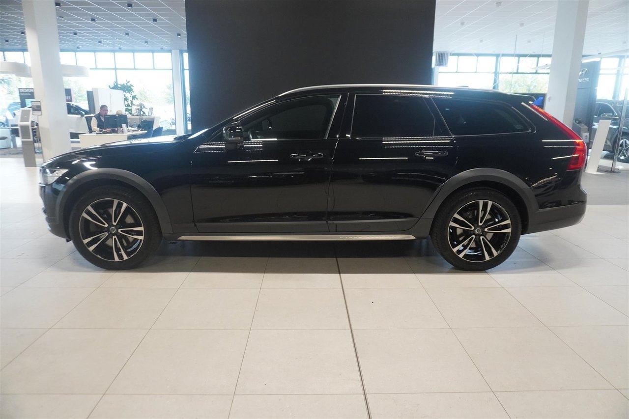 Volvo V90 Cross Country 2018, bild 2/10